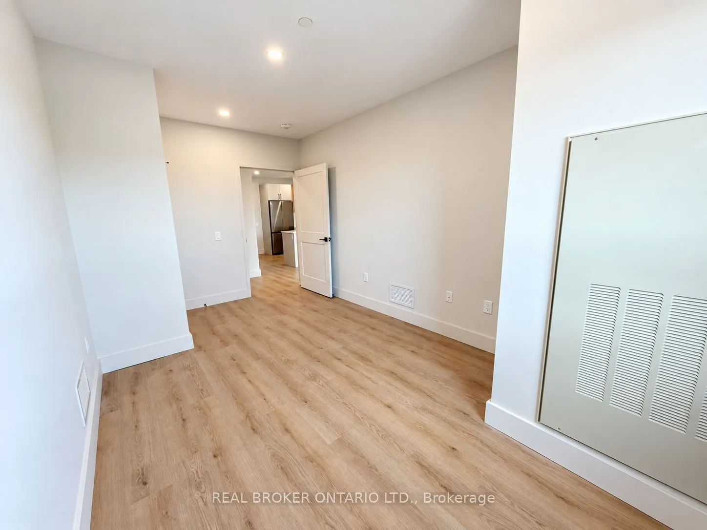 8 Hutt Lane #405