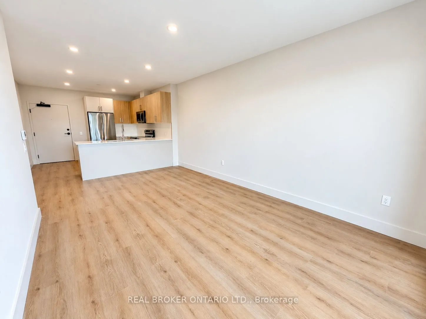 8 Hutt Lane #405