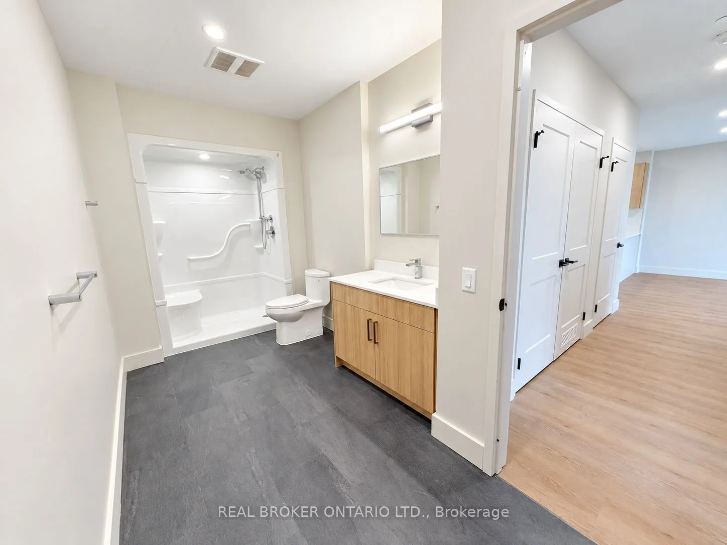 8 Hutt Lane #405