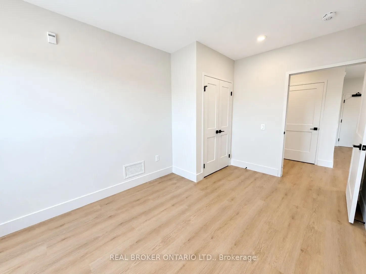 8 Hutt Lane #405