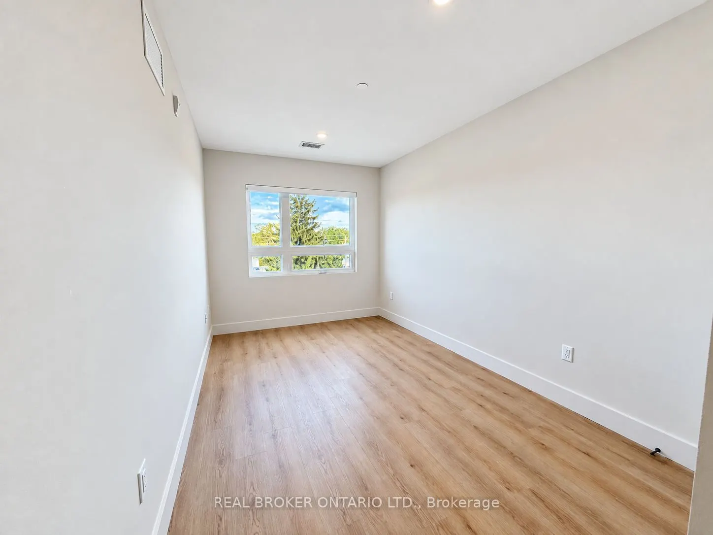 8 Hutt Lane #405