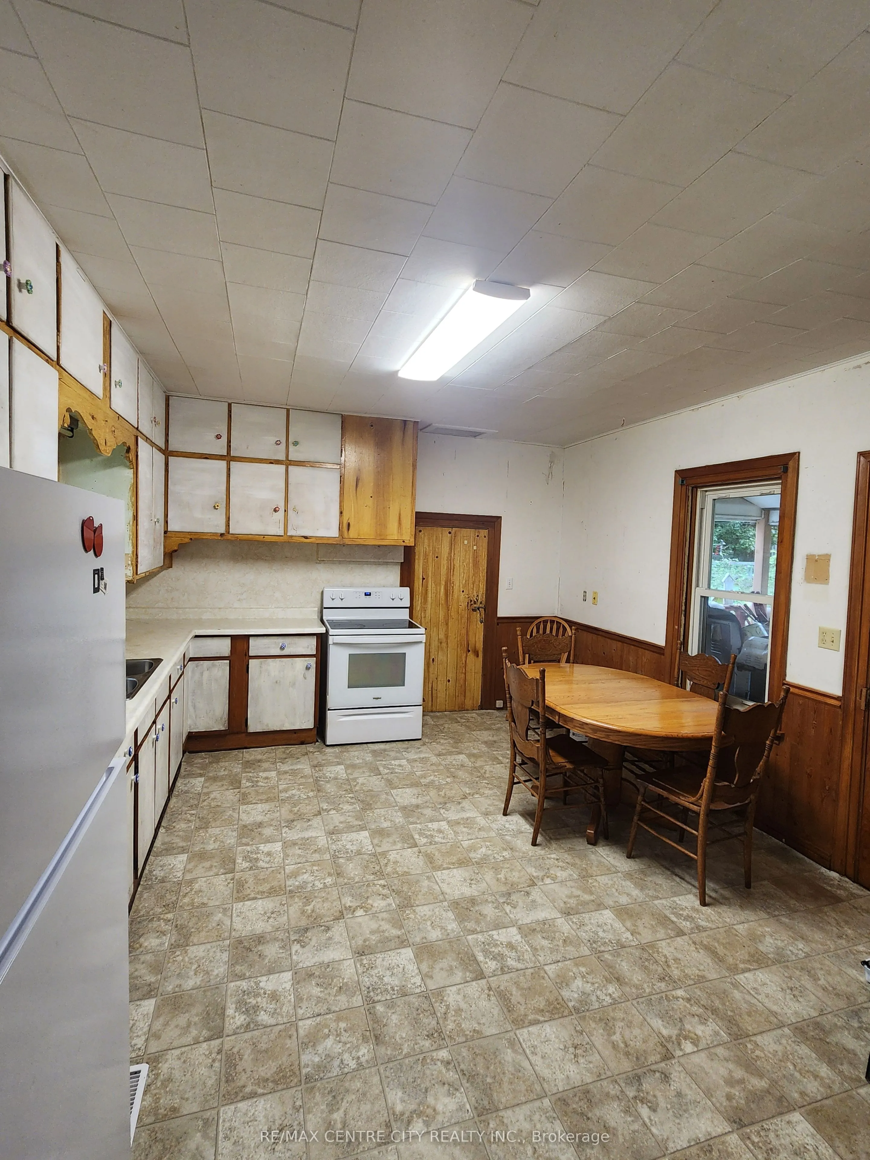 244 Elm Street W