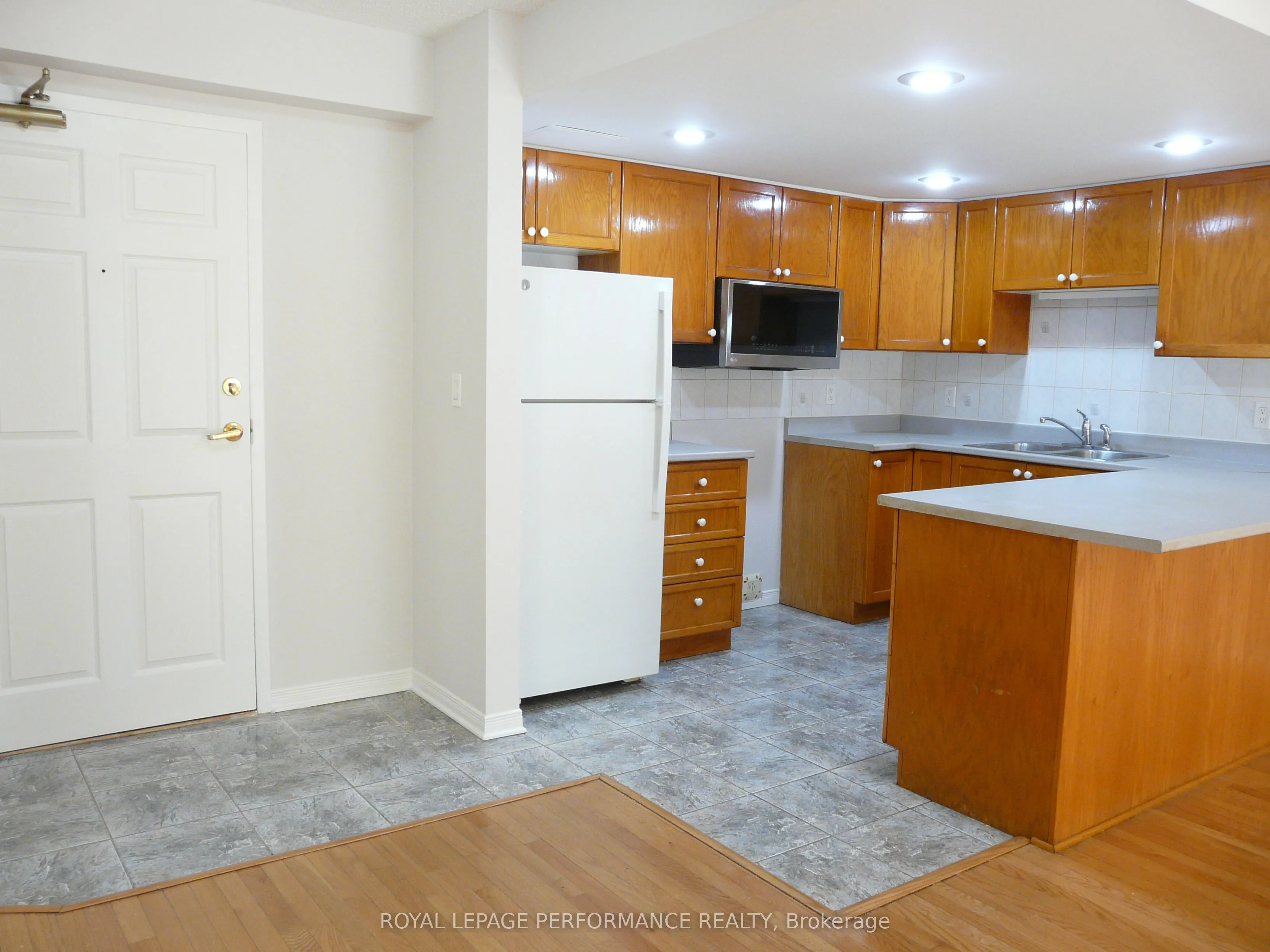 320 Centrum Boulevard #108
