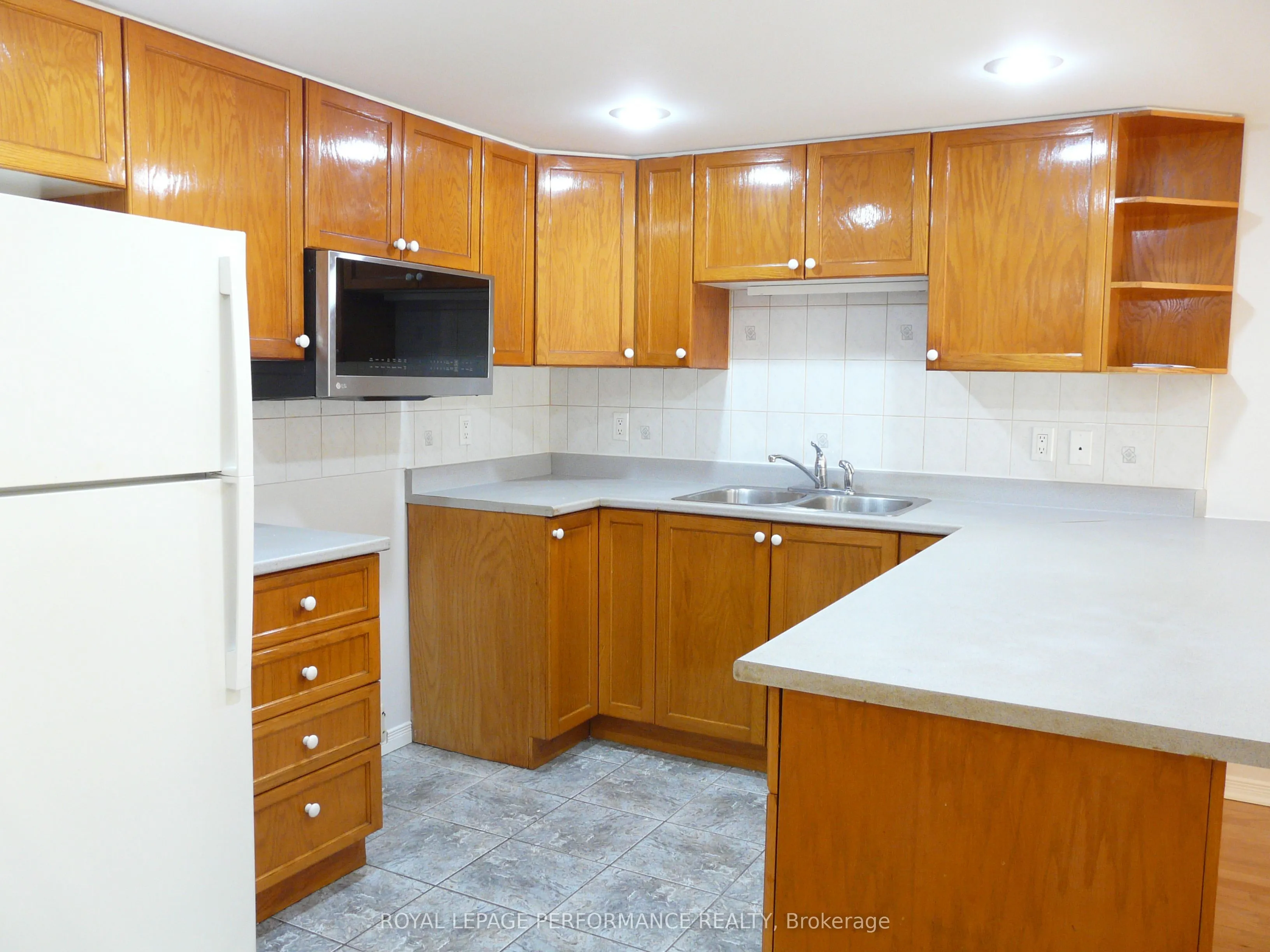 320 Centrum Boulevard #108
