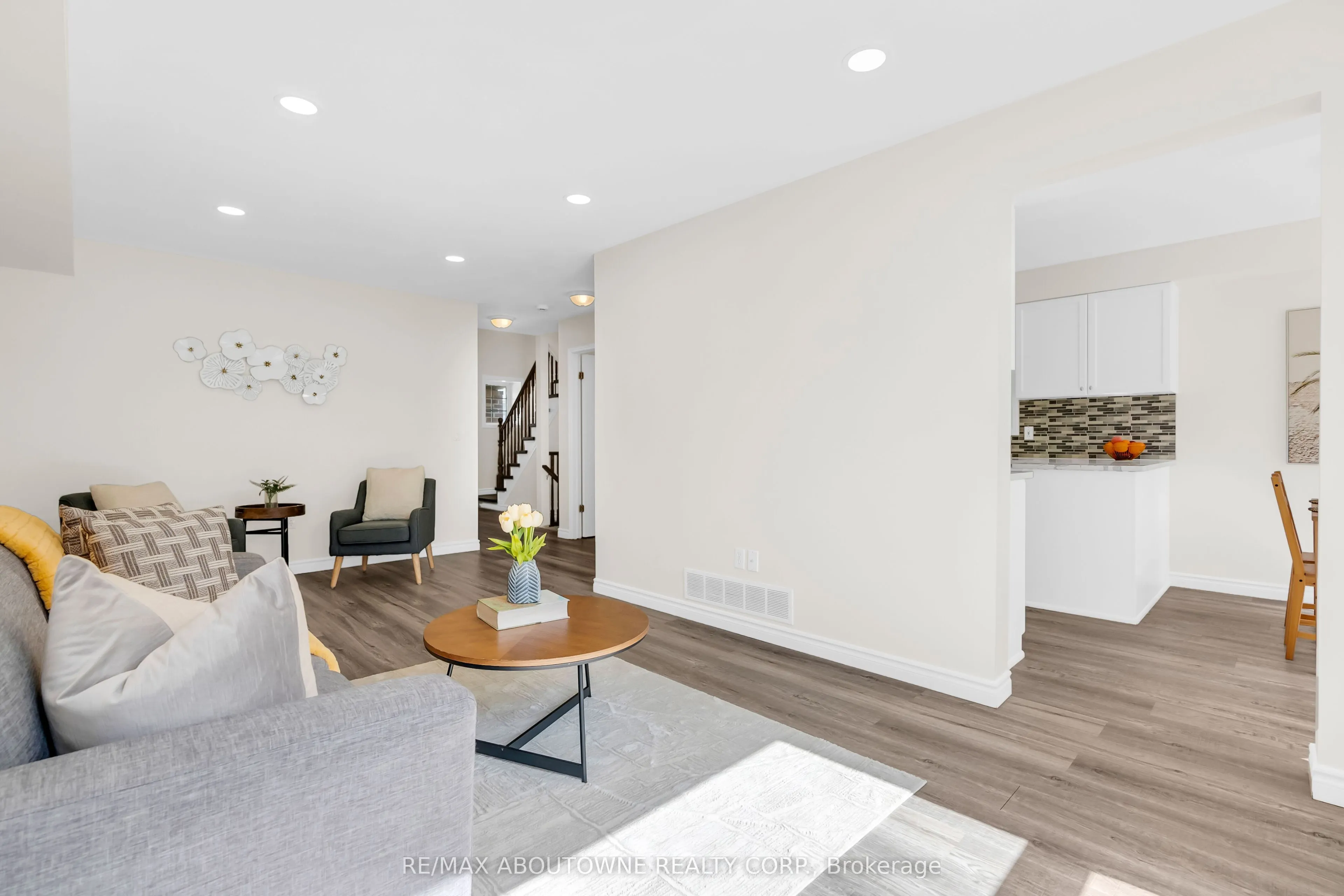 87 Houghton Street