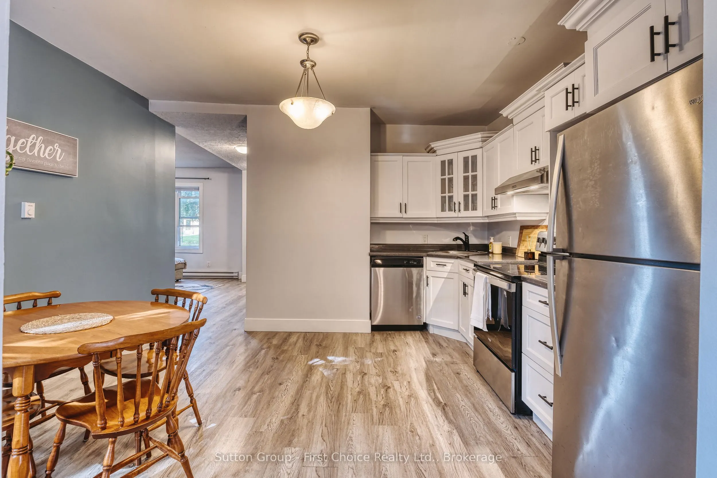 157 Front Street S