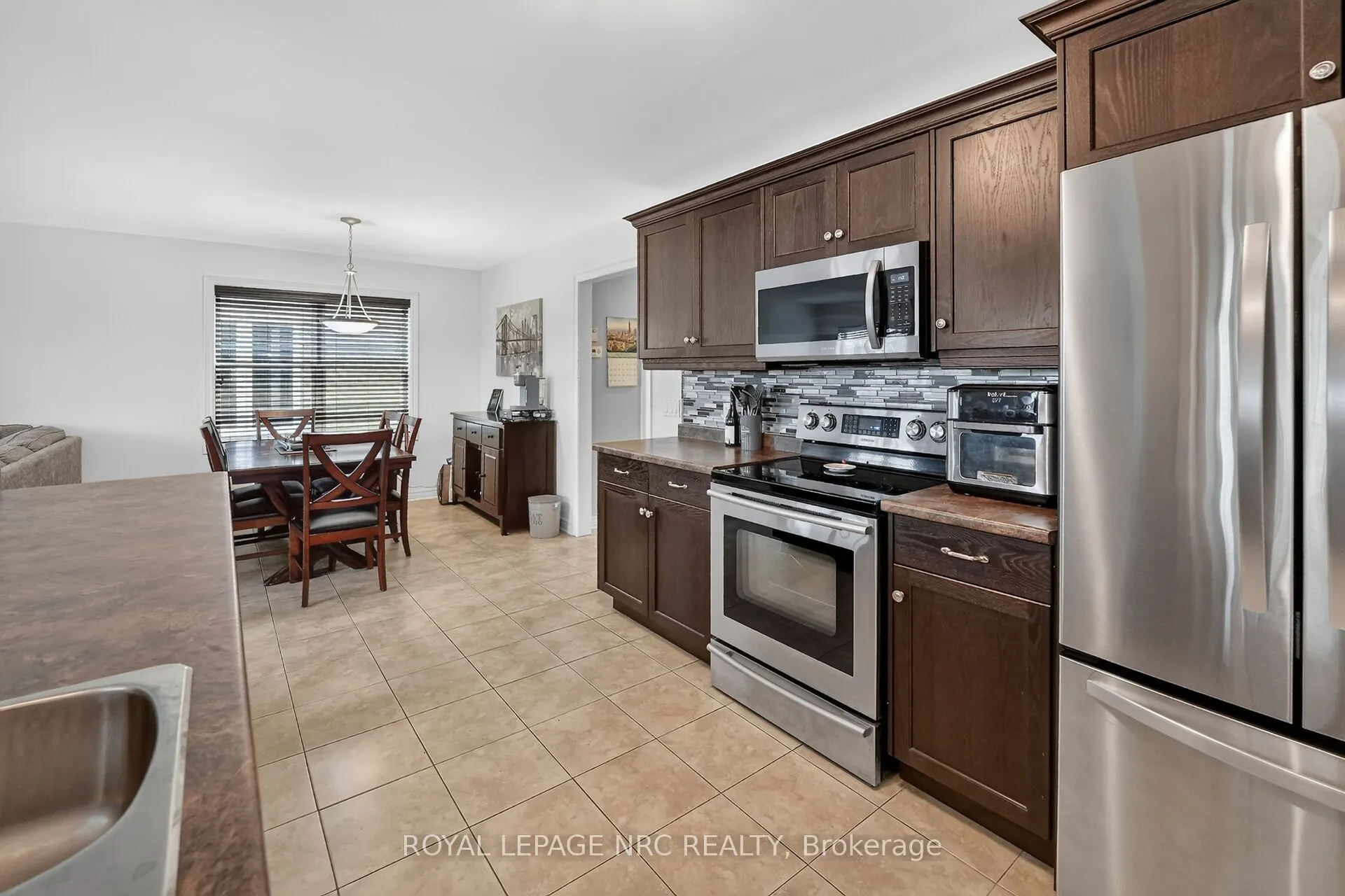 255 Empress Avenue