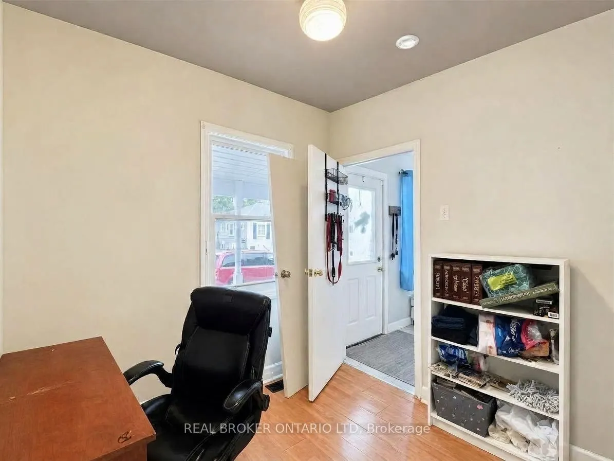 563 South Street S
