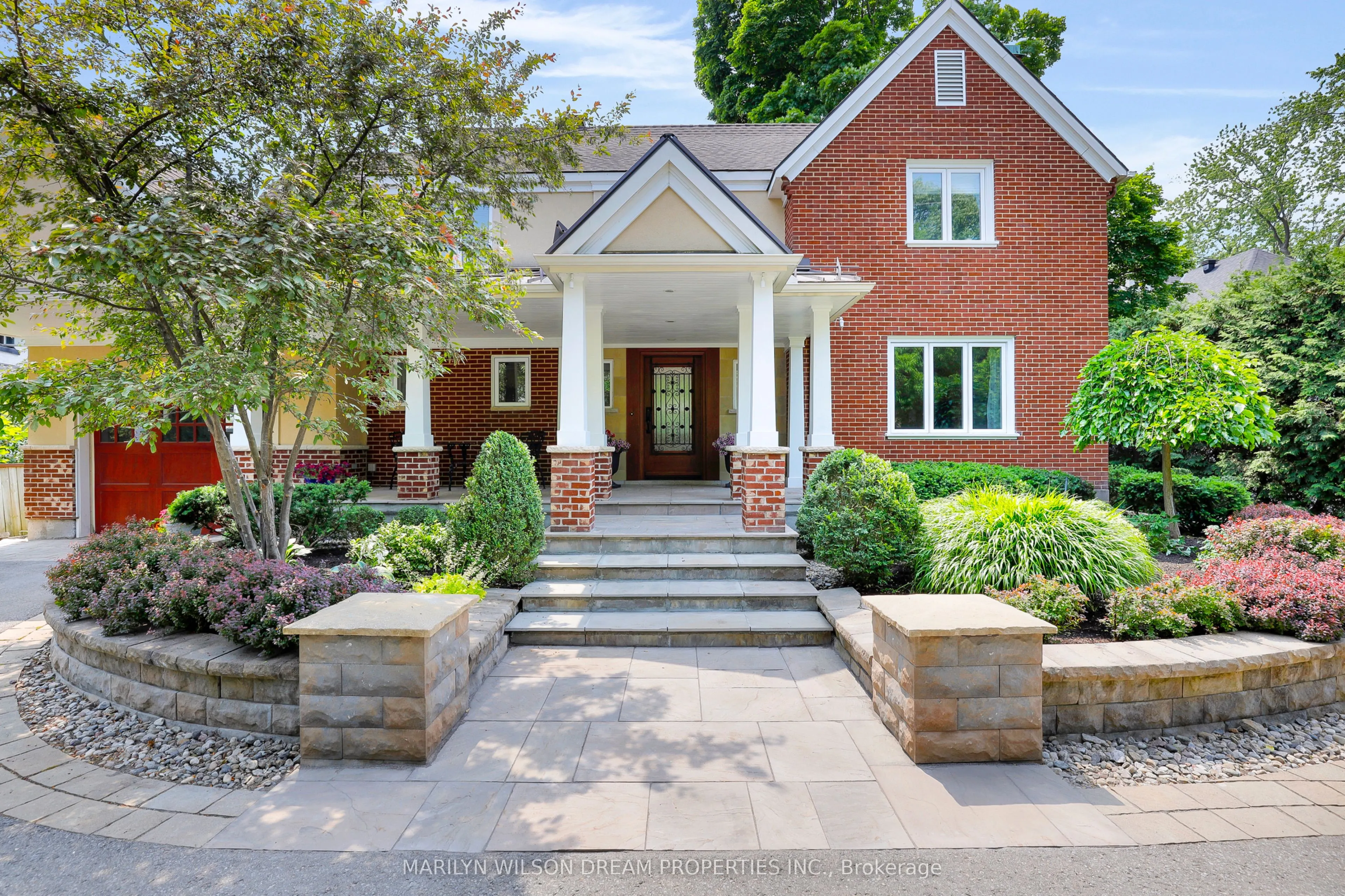388 Mariposa Avenue