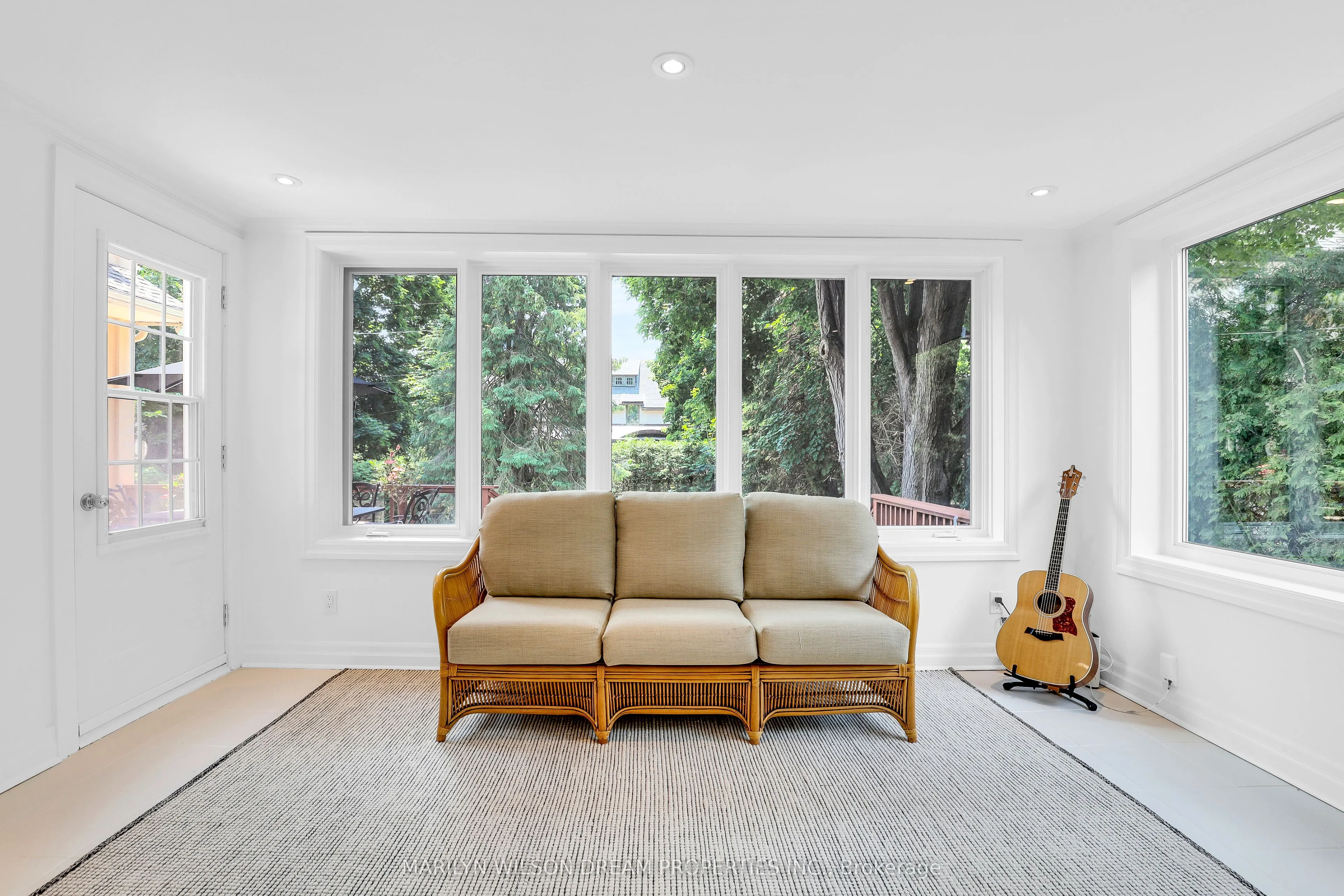 388 Mariposa Avenue