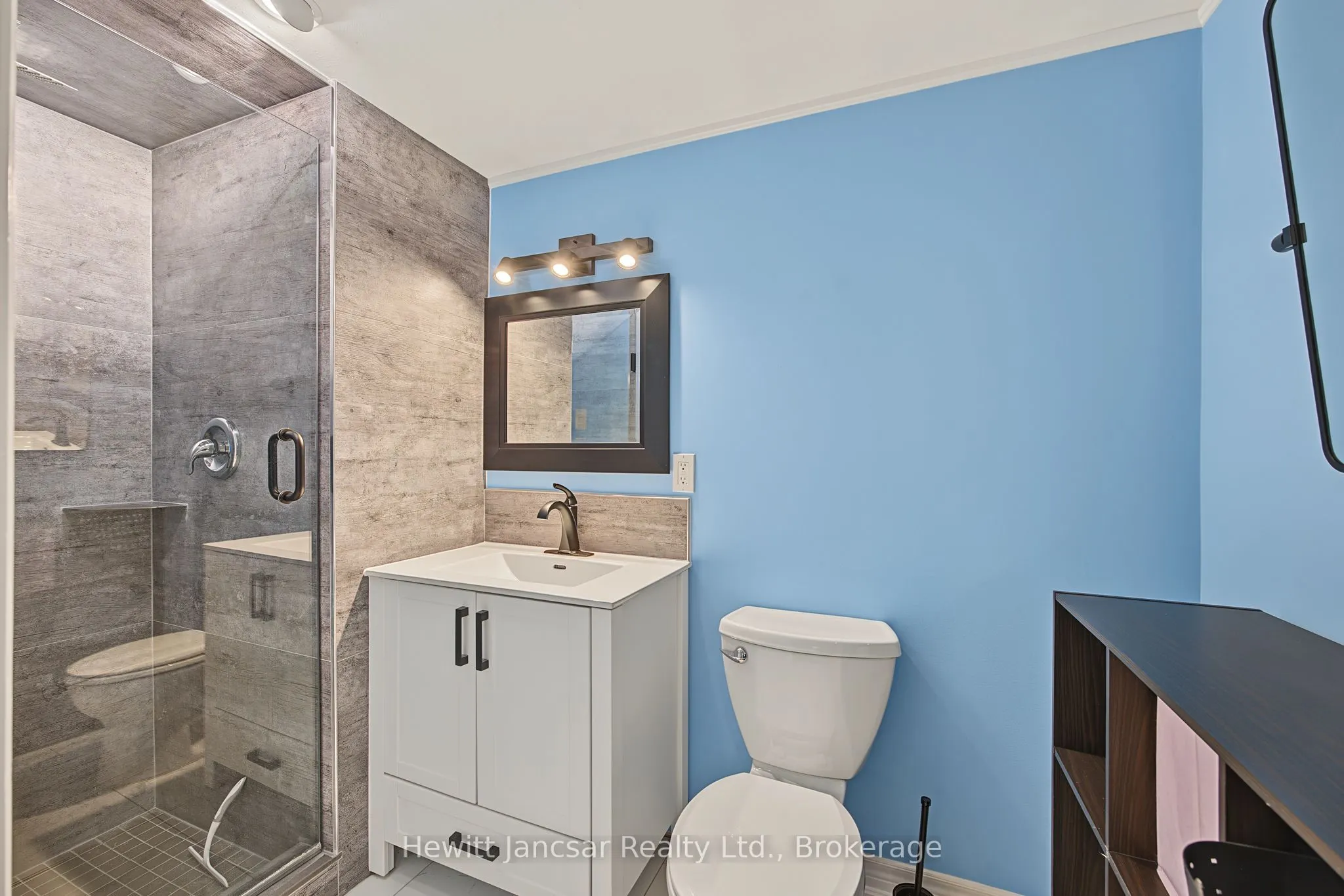 125 Bay Street #7