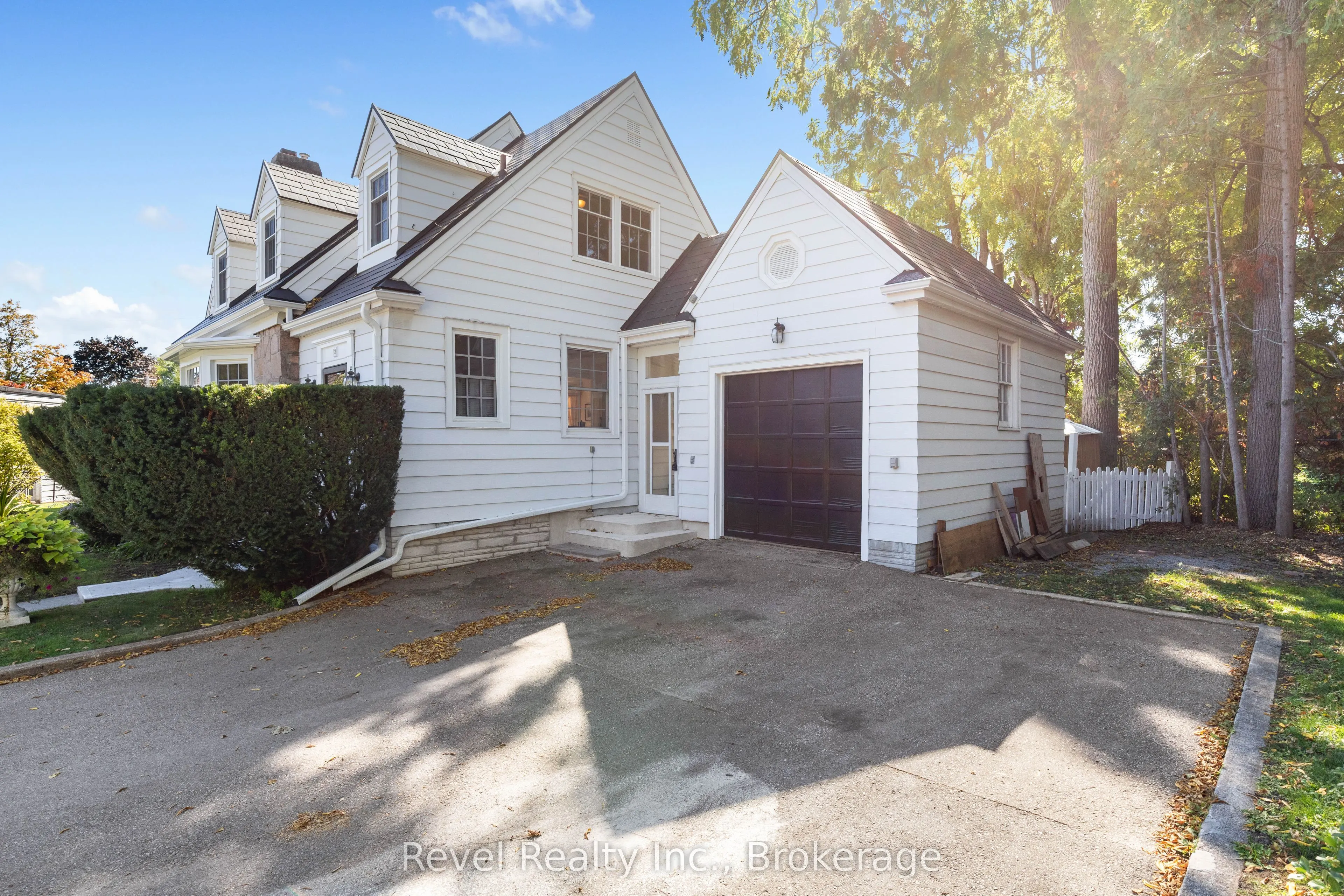 13 Sylvan Crescent