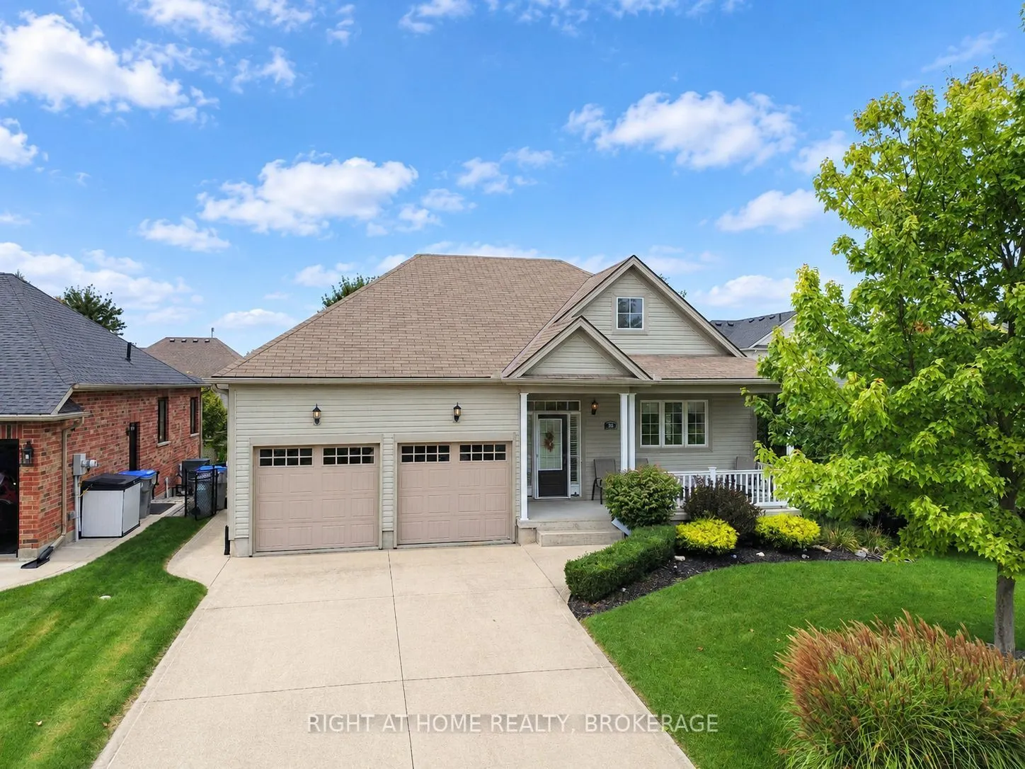 40 STORNOWAY Crescent N #40