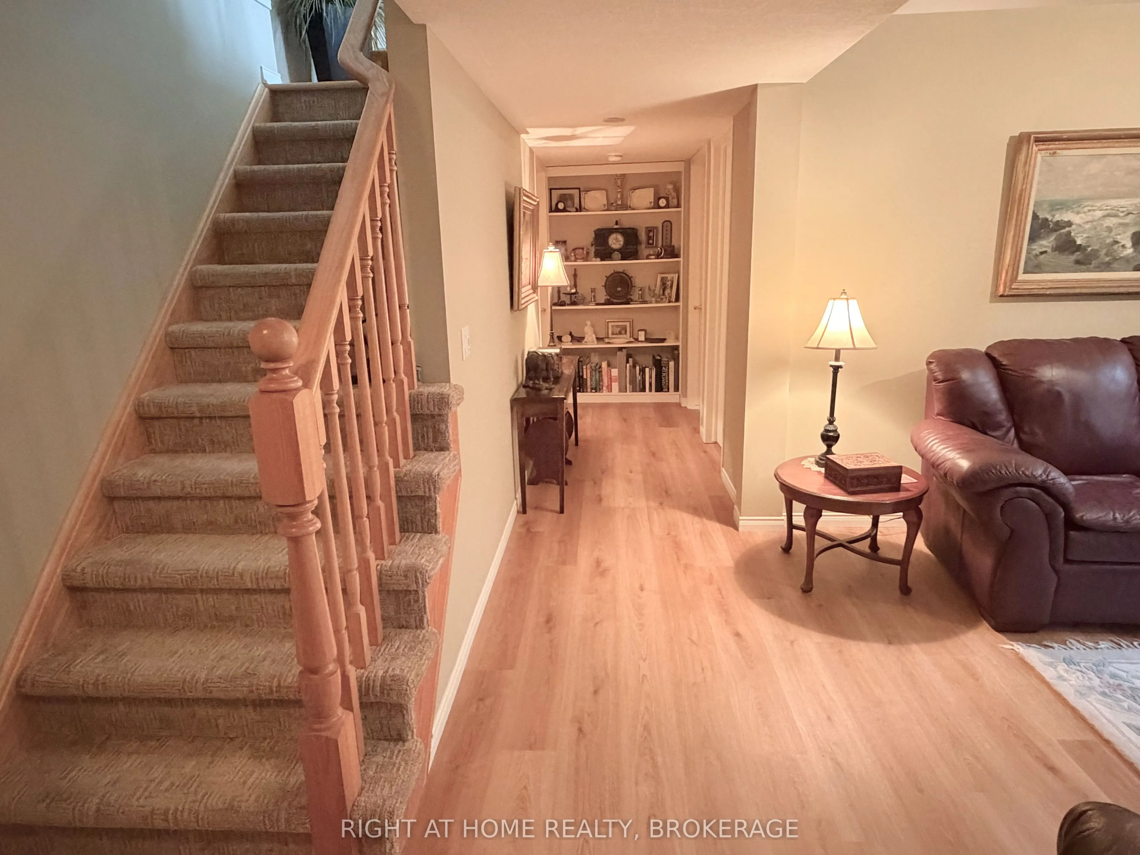 40 STORNOWAY Crescent N #40