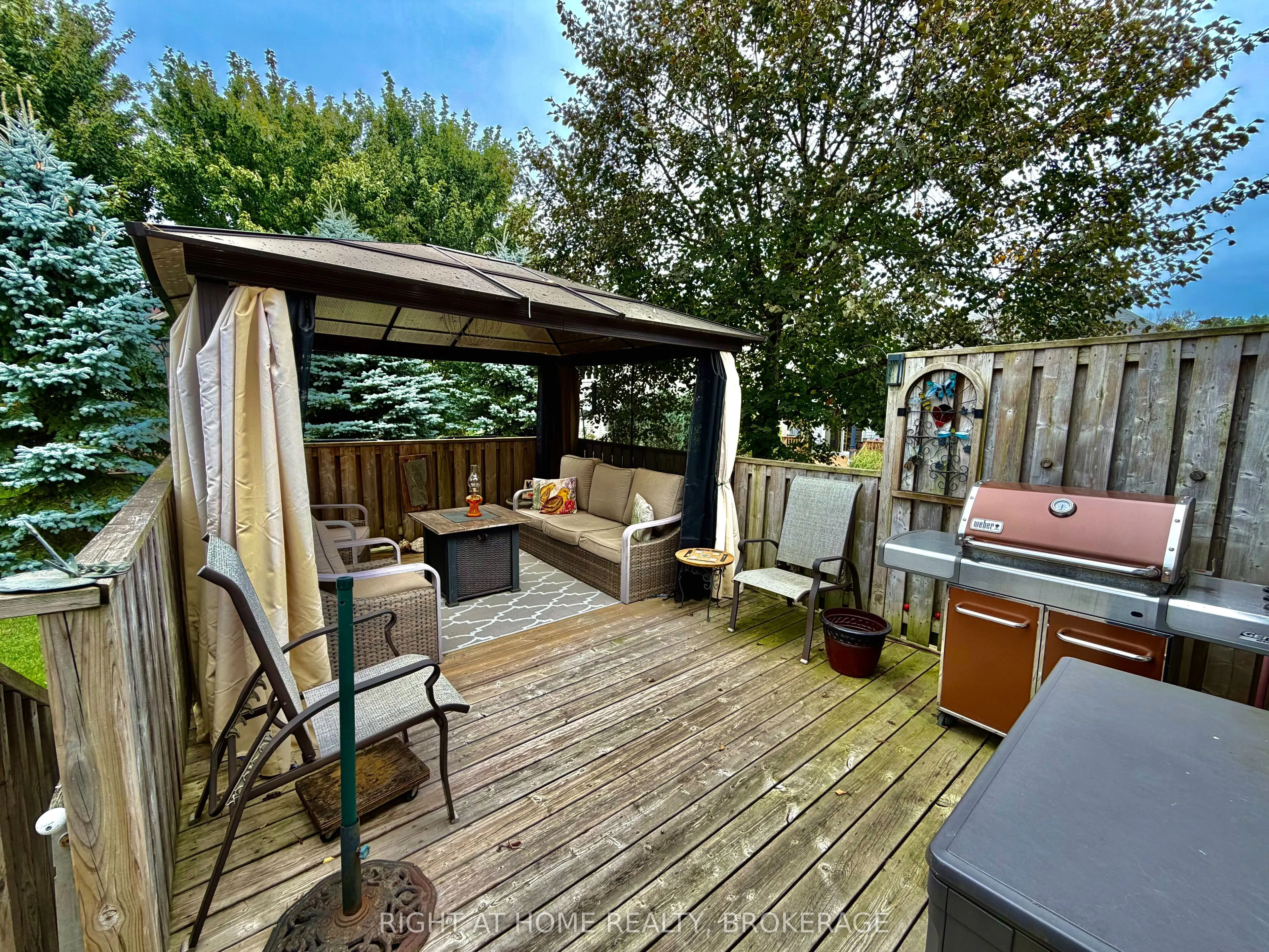 40 STORNOWAY Crescent N #40