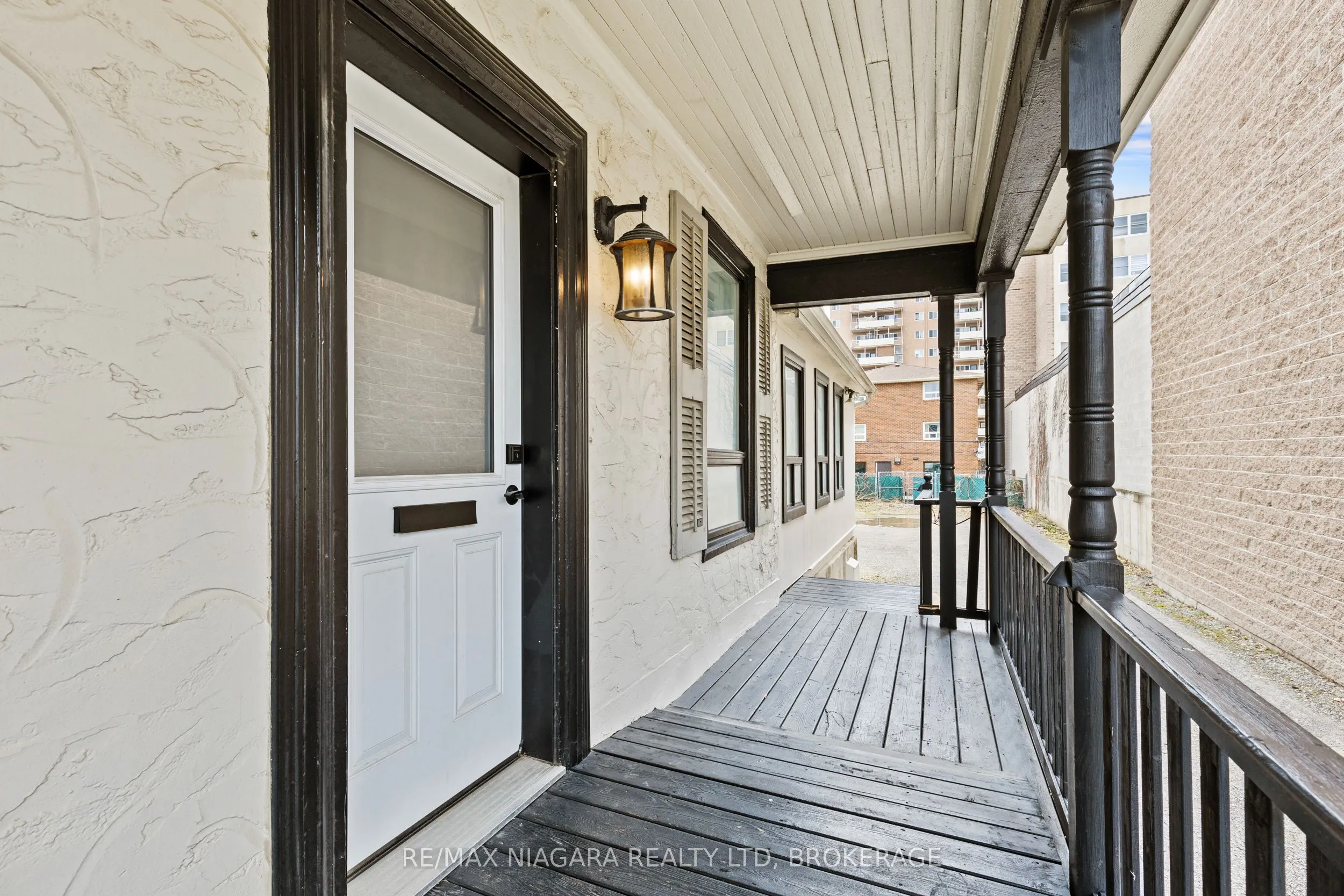 196 King Street