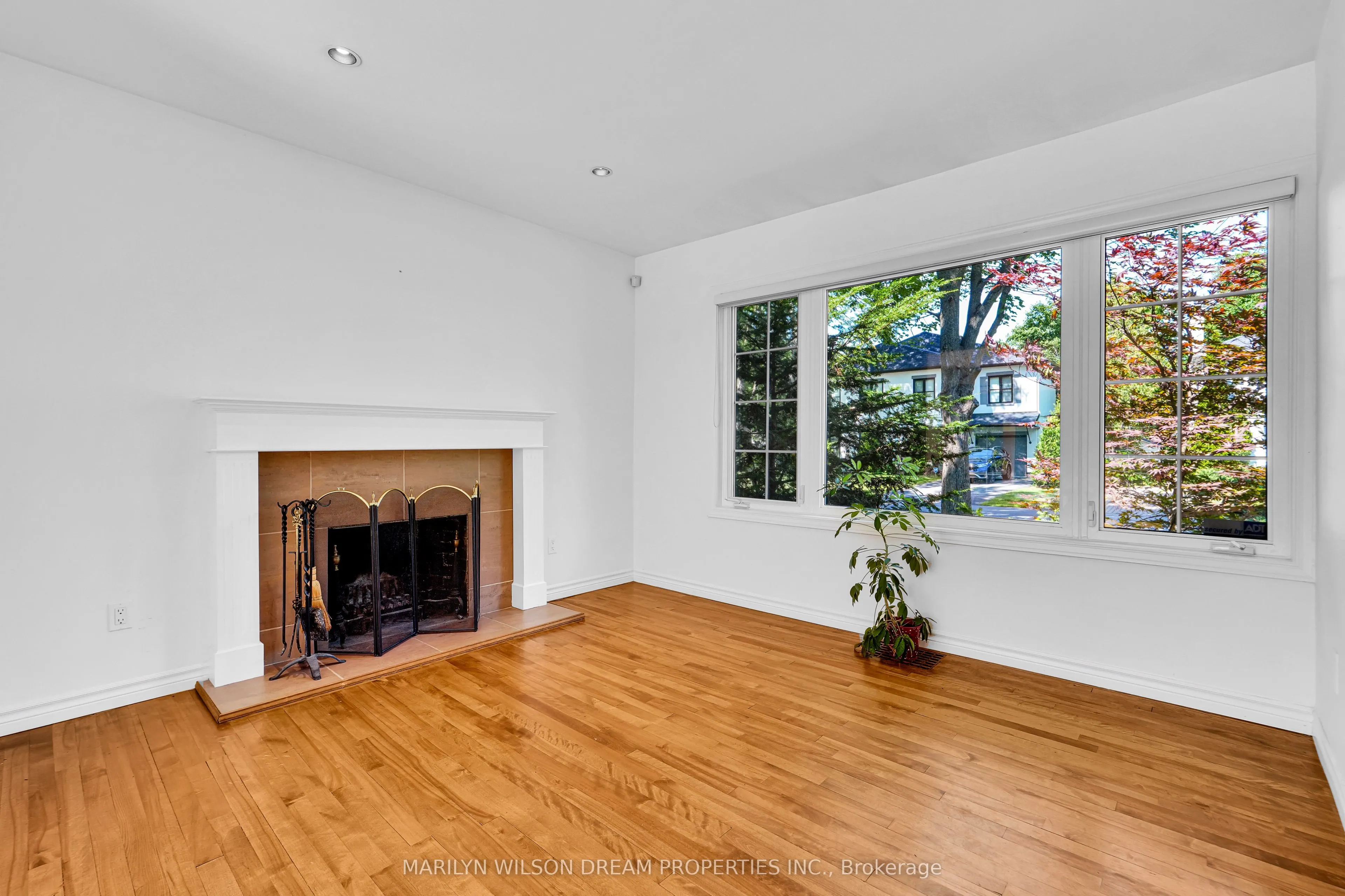 24 Bedford Crescent