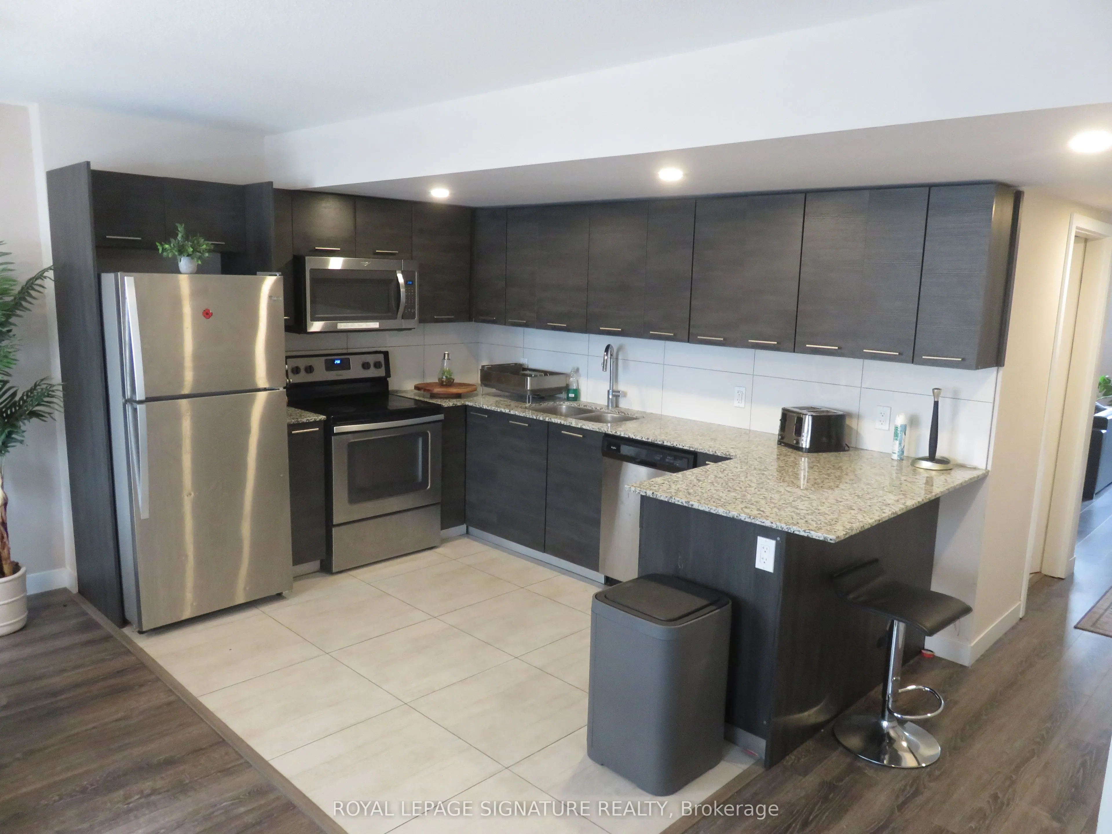 288 Albert Street #216
