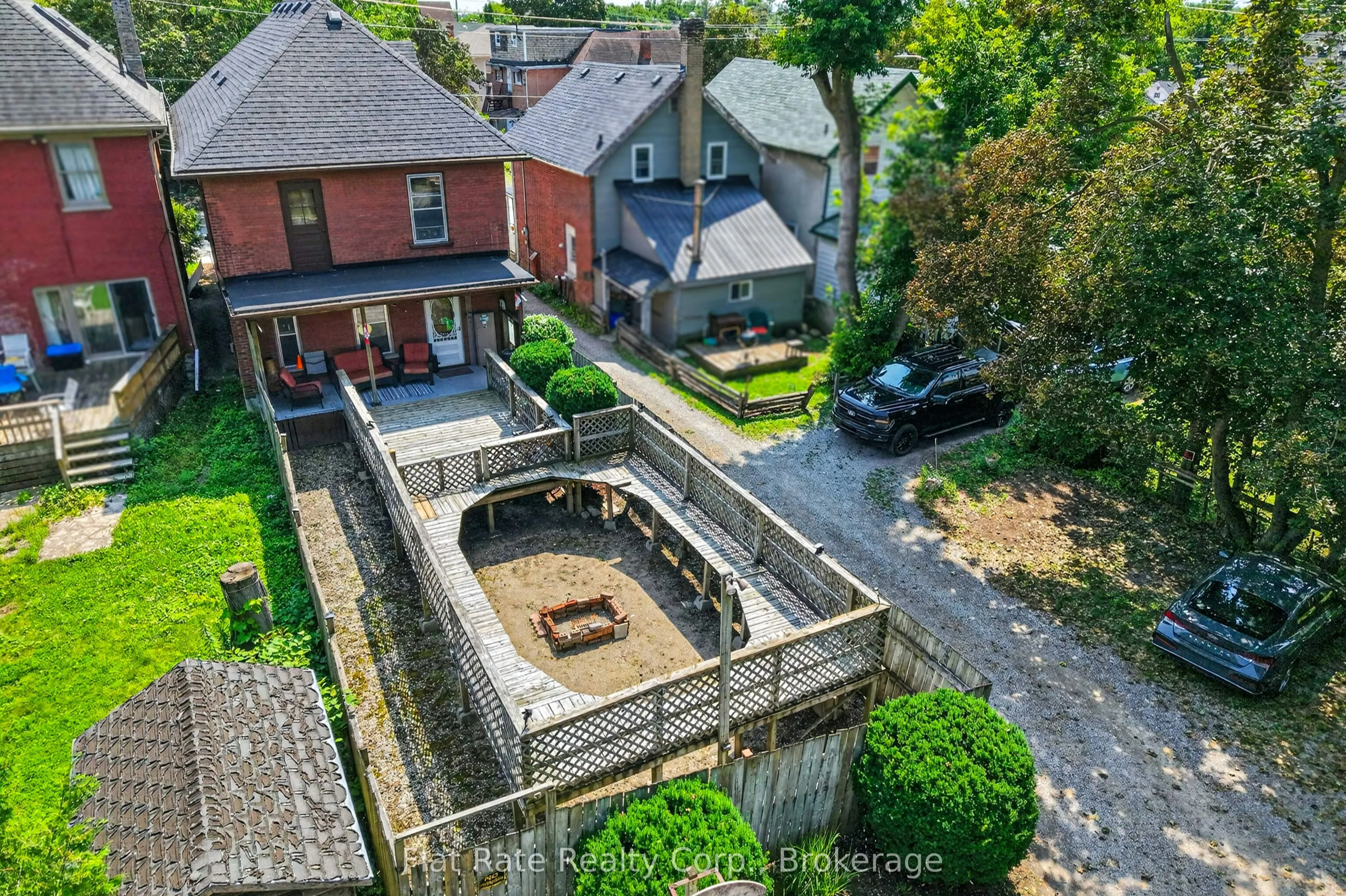 220 LONDON Street