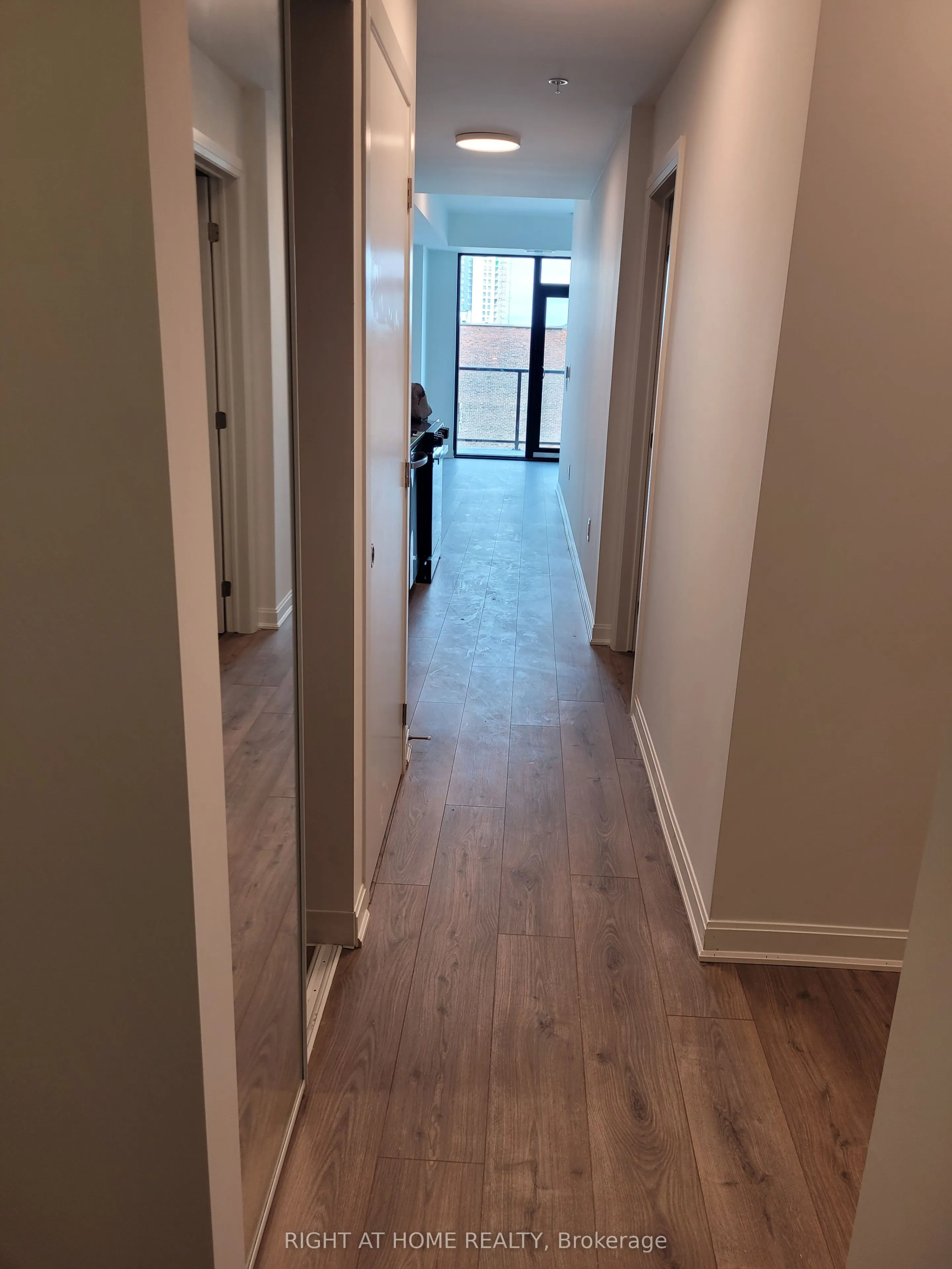 223 Princess Street #406