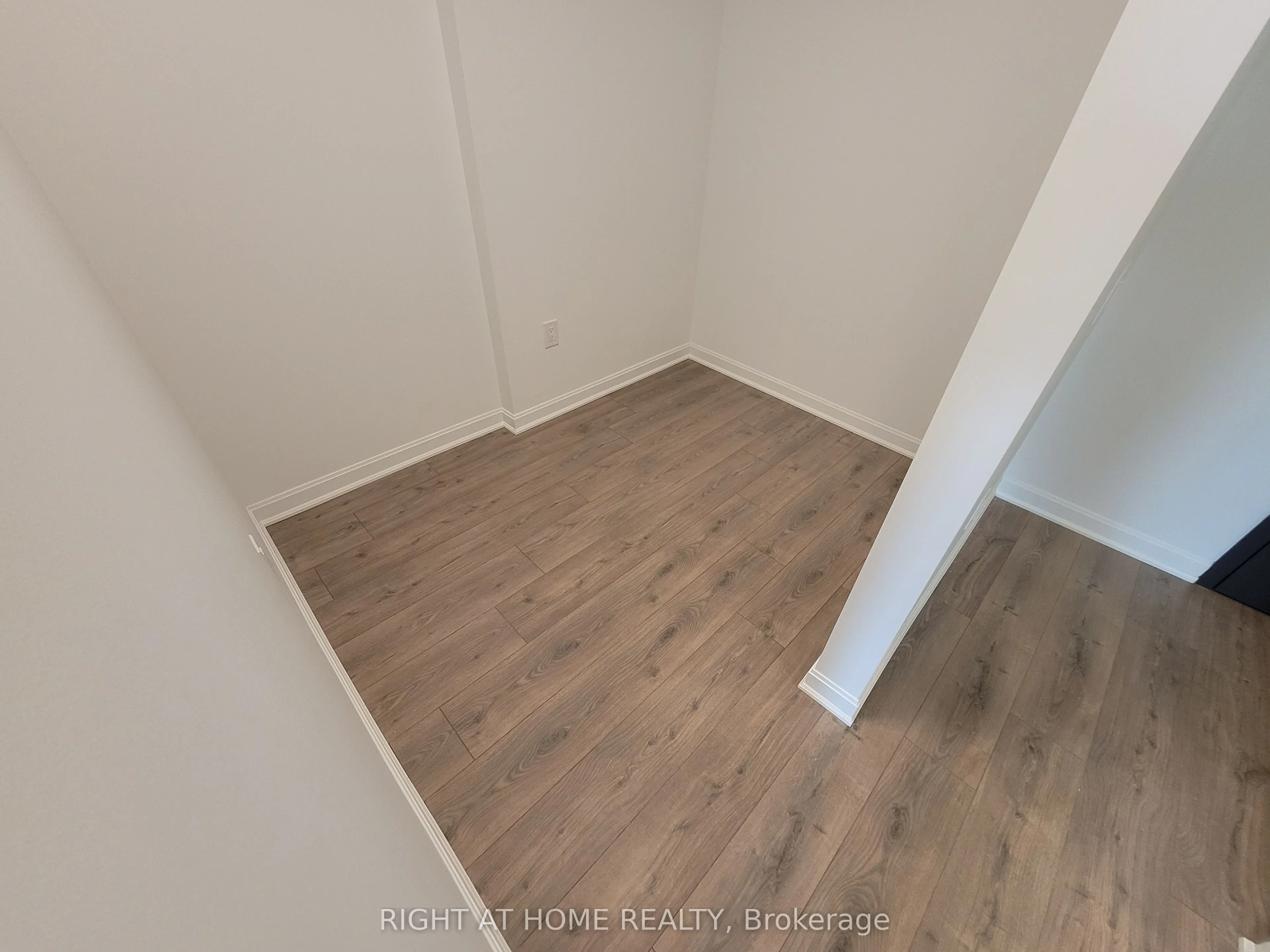 223 Princess Street #406