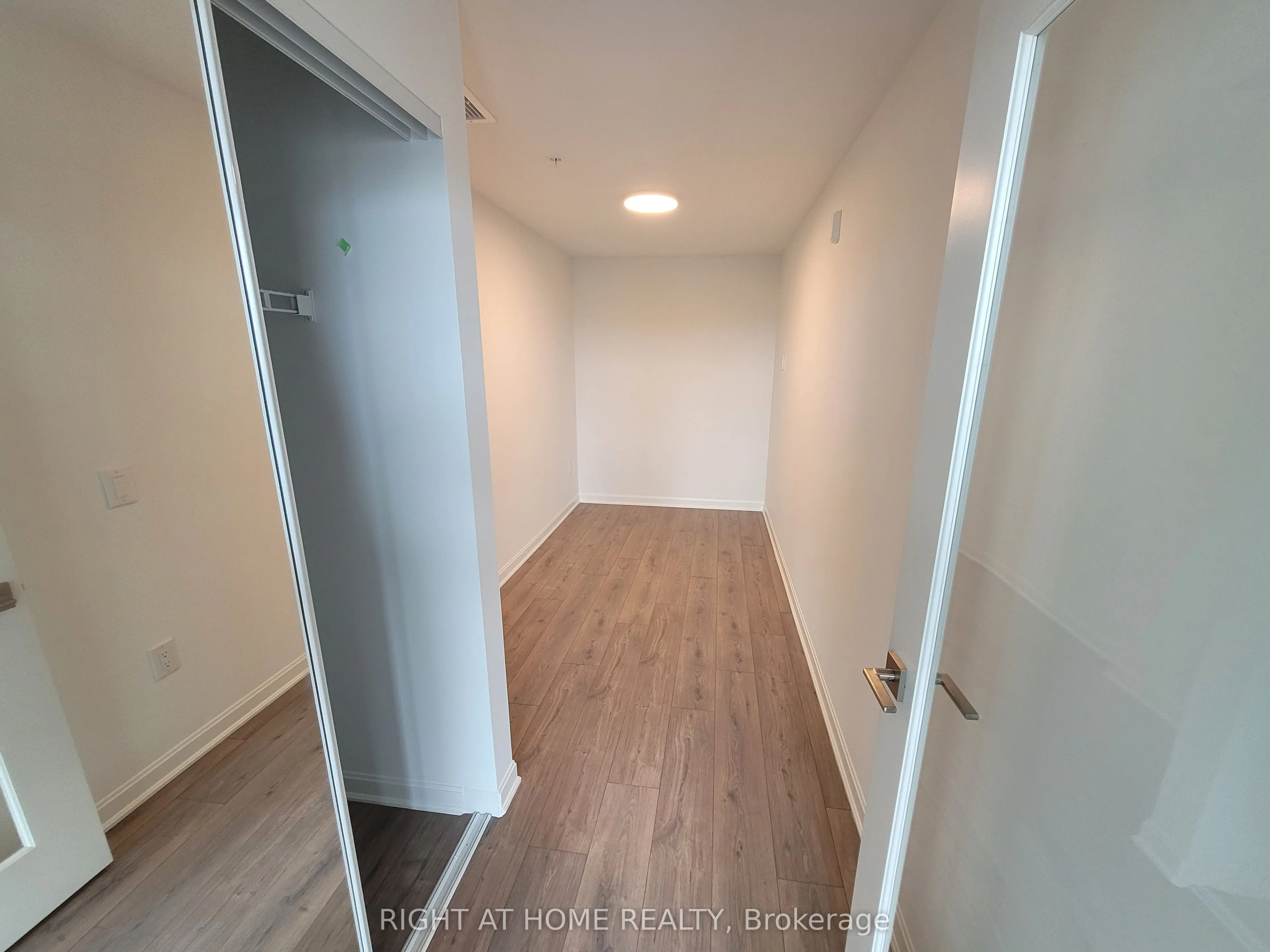 223 Princess Street #406