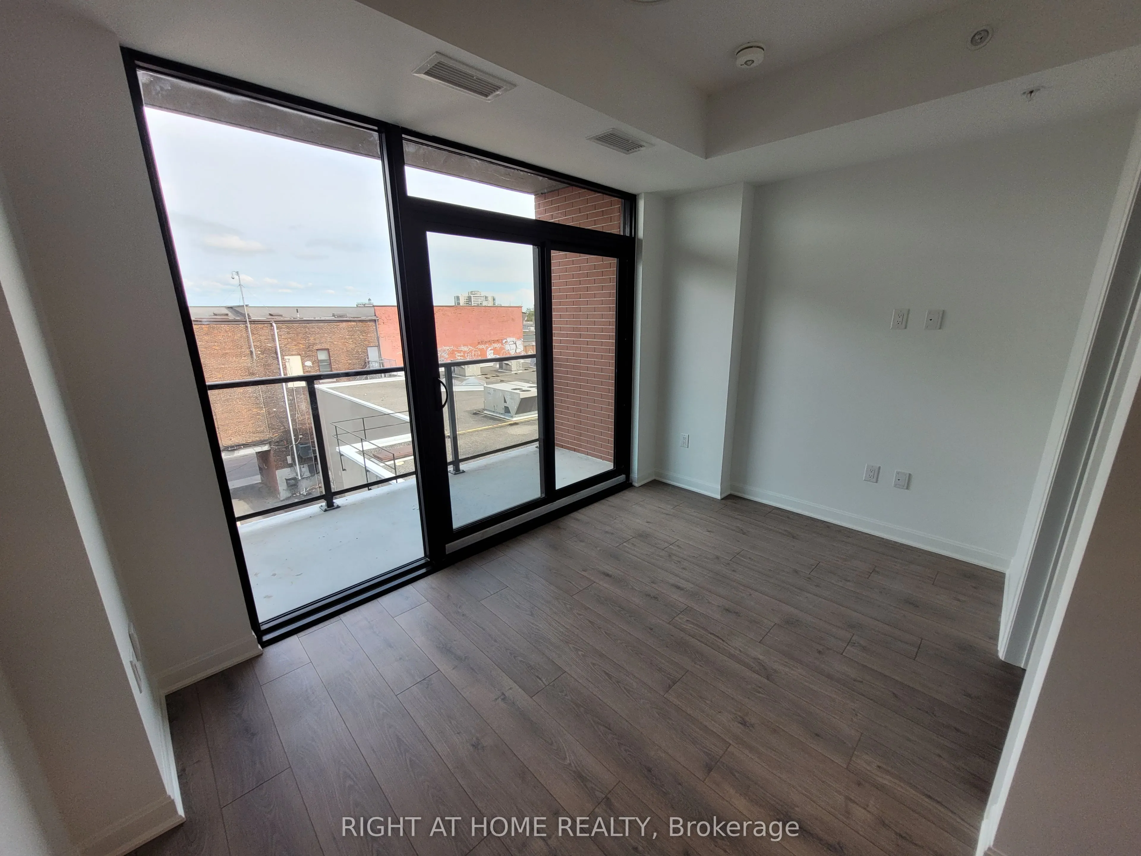 223 Princess Street #406
