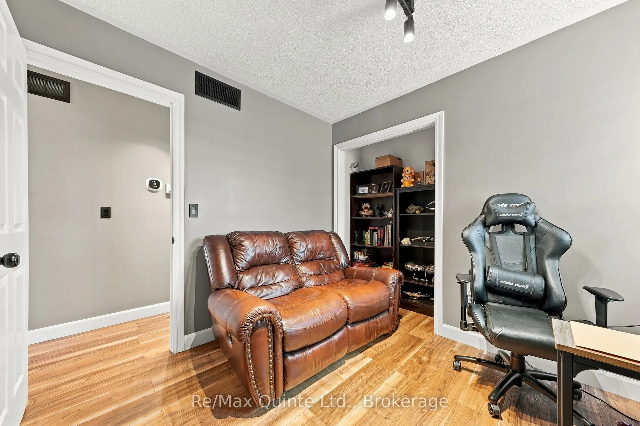 111 Cannifton Road N