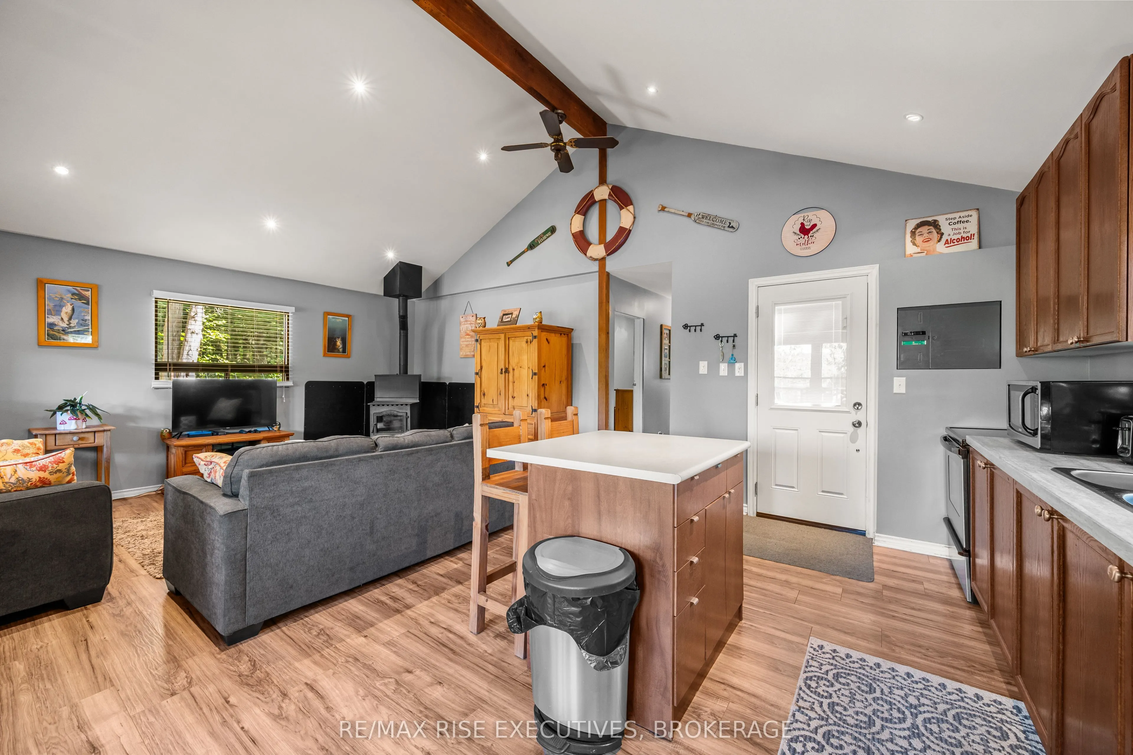 1123 Willys Lane