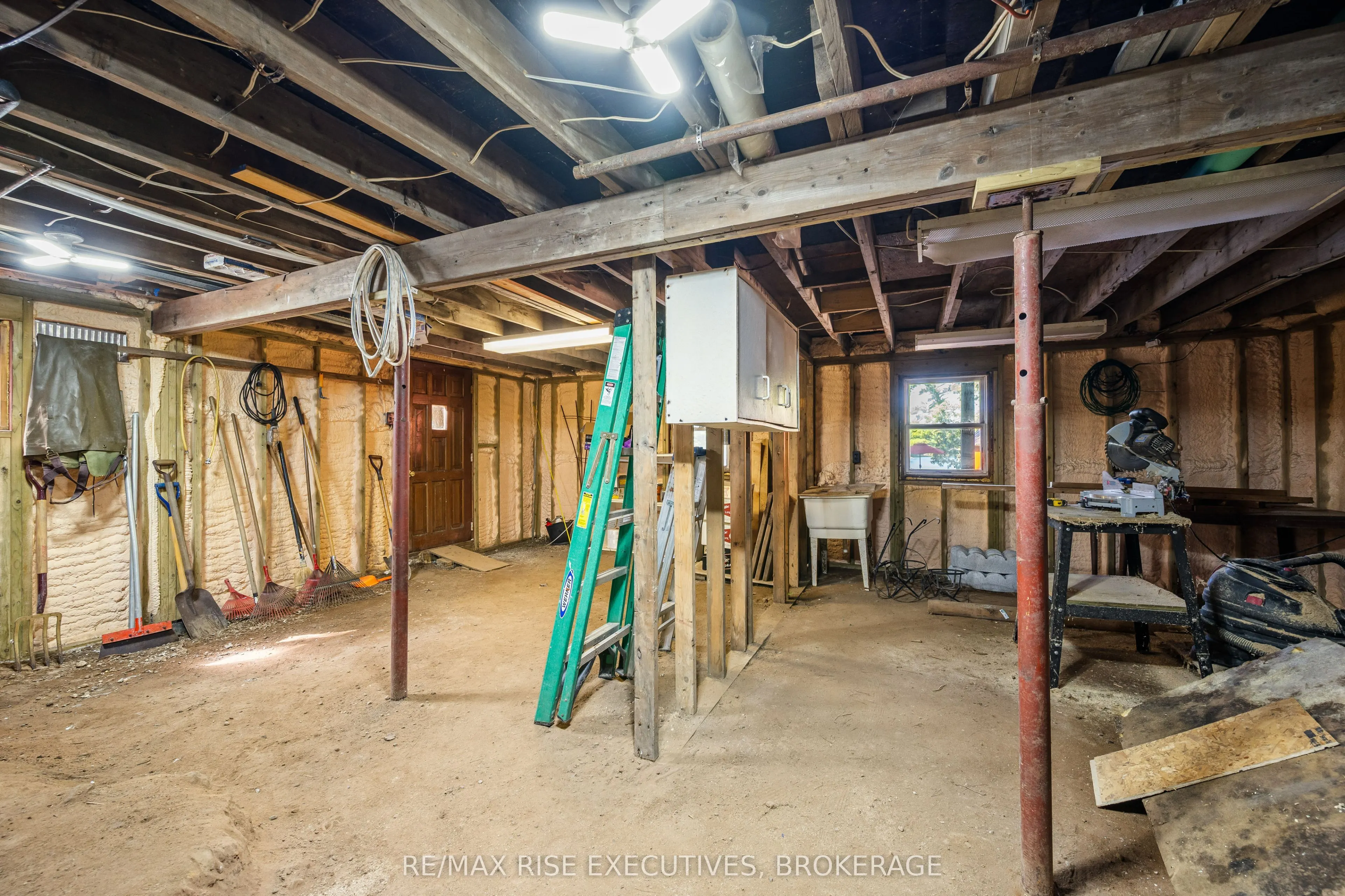 1123 Willys Lane