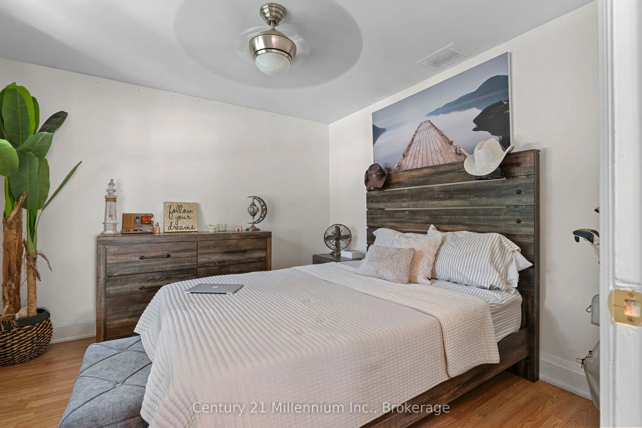 1712 5th Avenue W