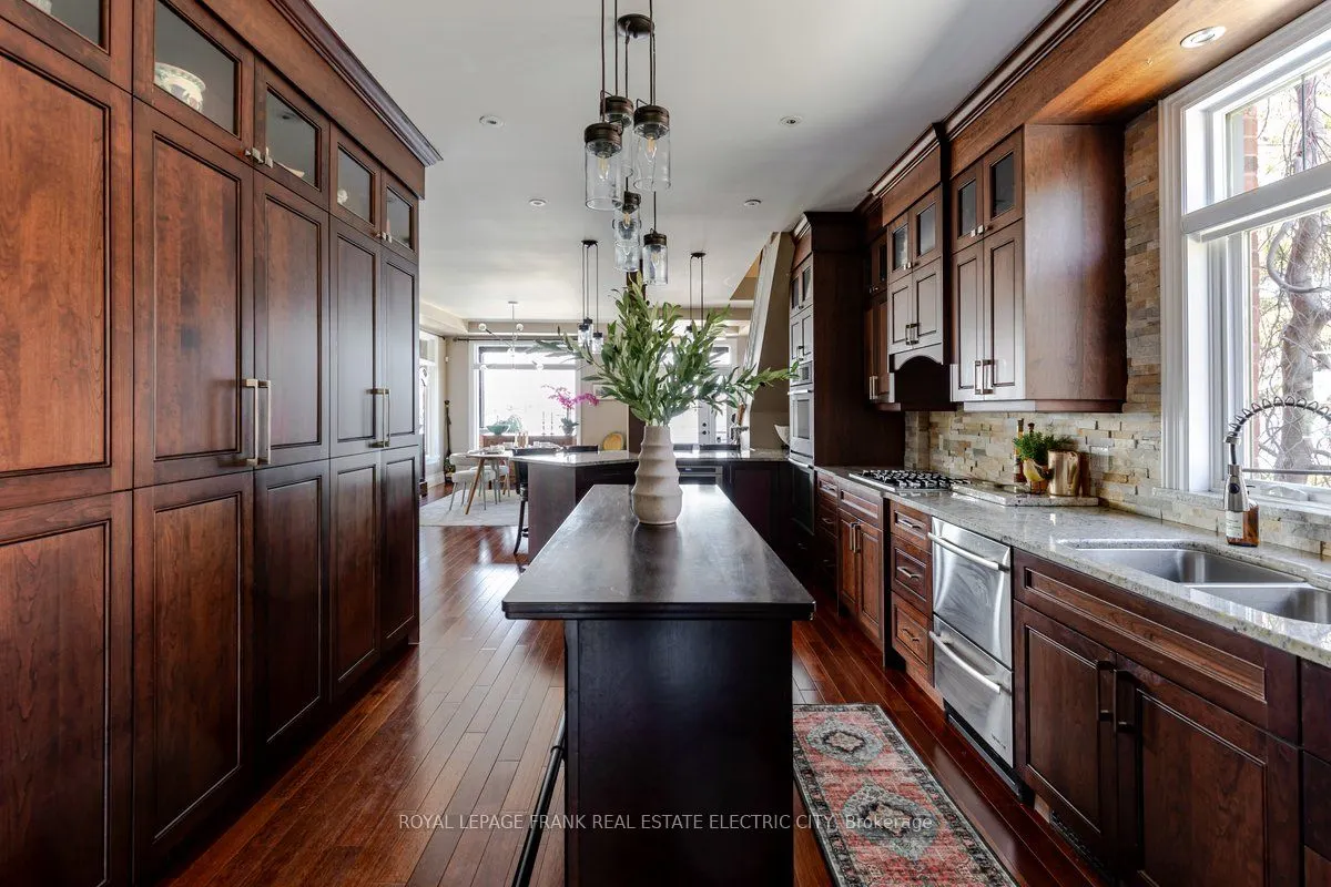 97 Crescent Street