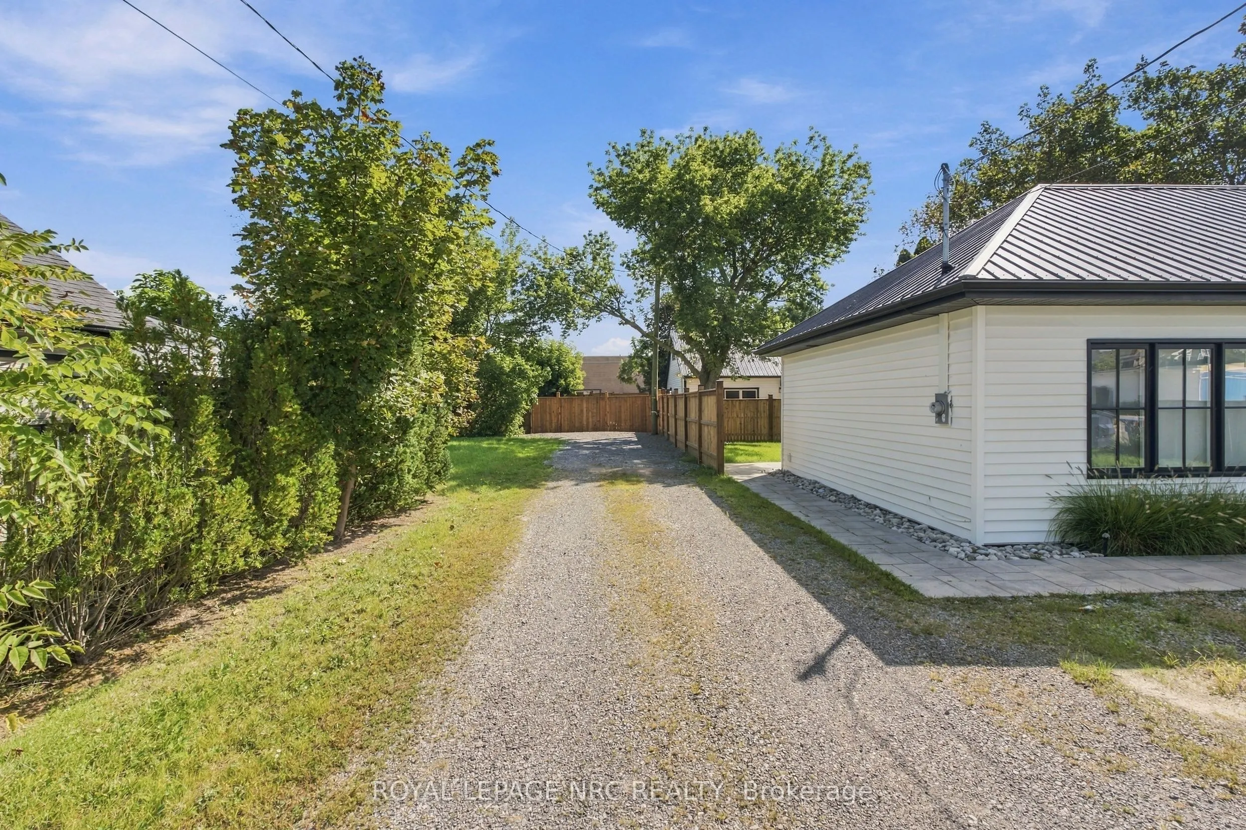 116 Dufferin Street