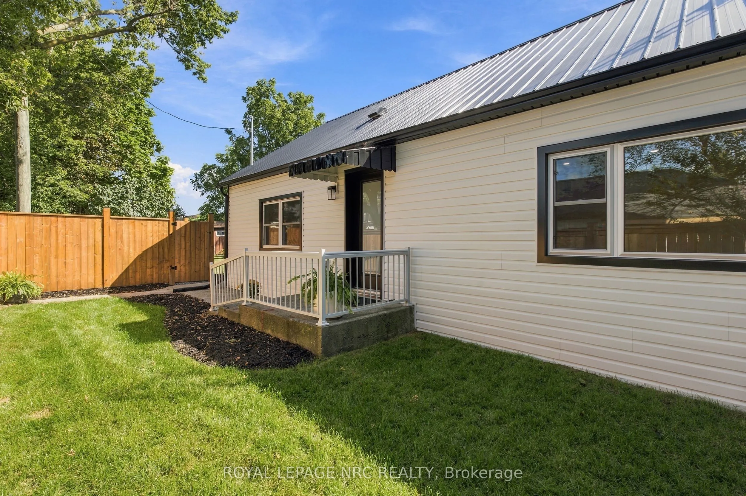 116 Dufferin Street