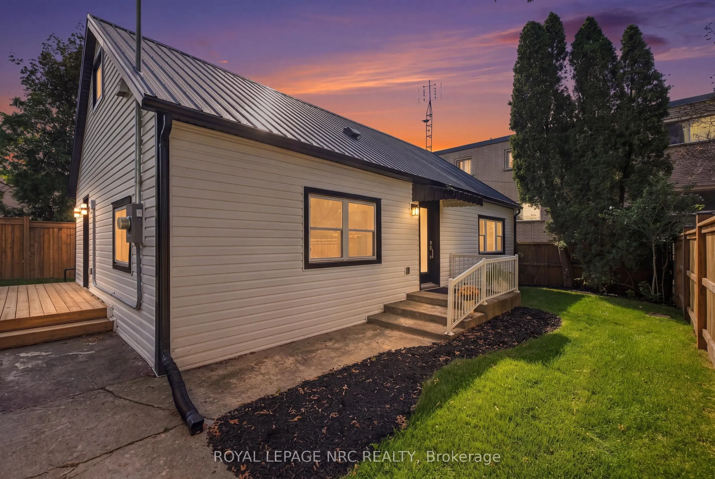 116 Dufferin Street
