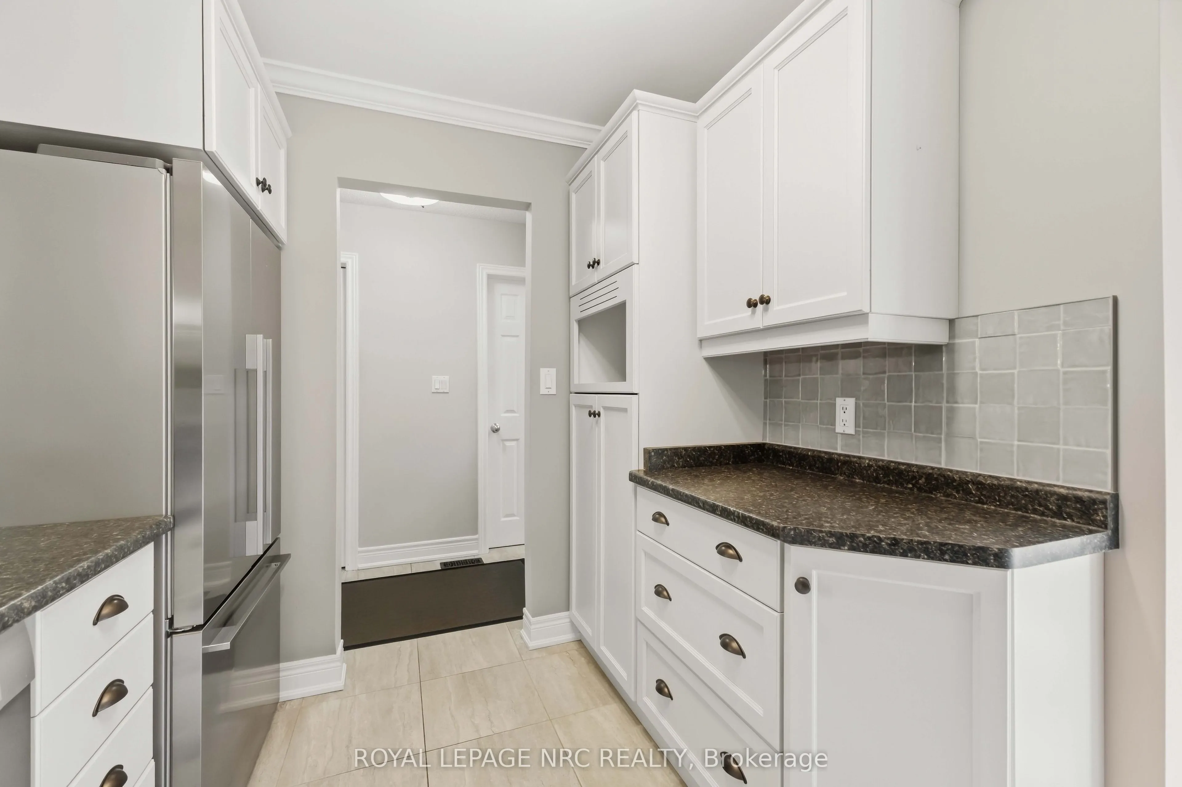 122 Lakeshore Road #43