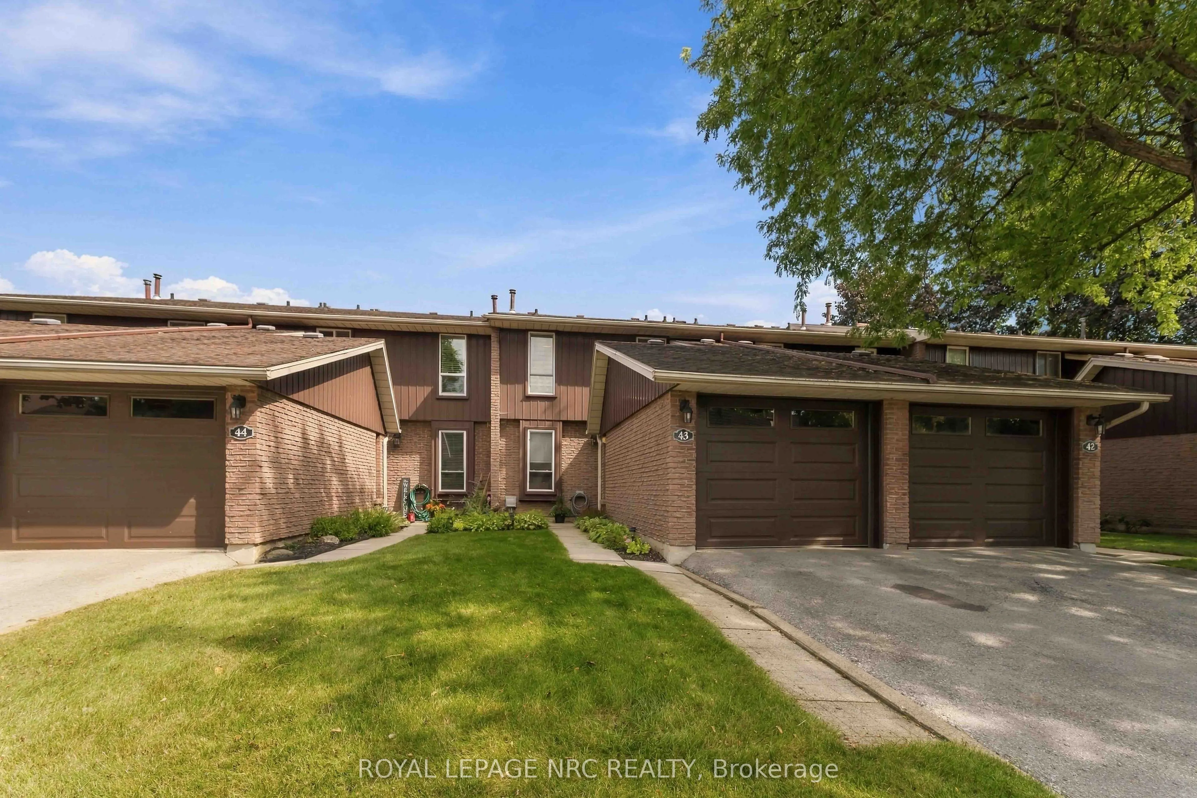 122 Lakeshore Road #43