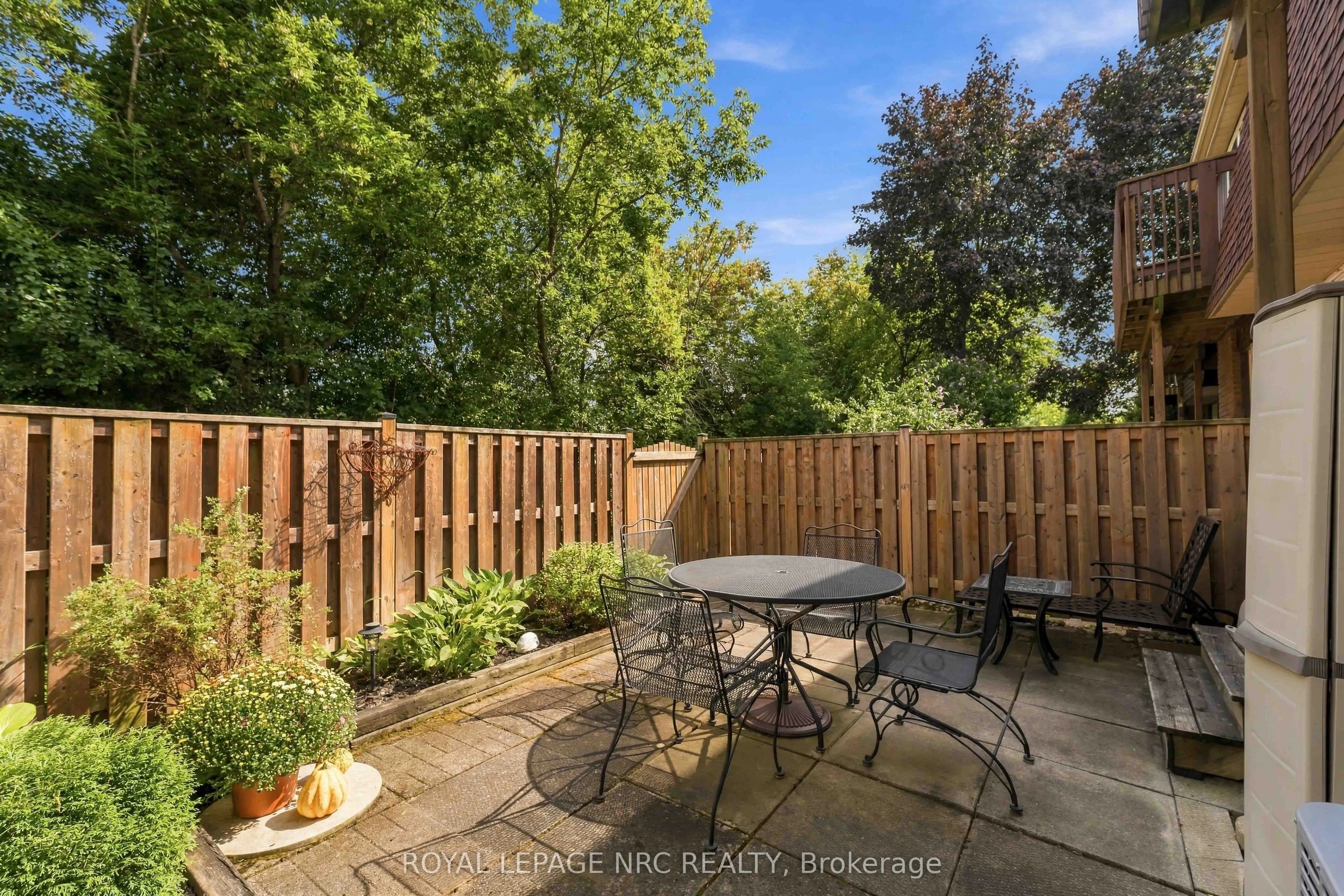 122 Lakeshore Road #43