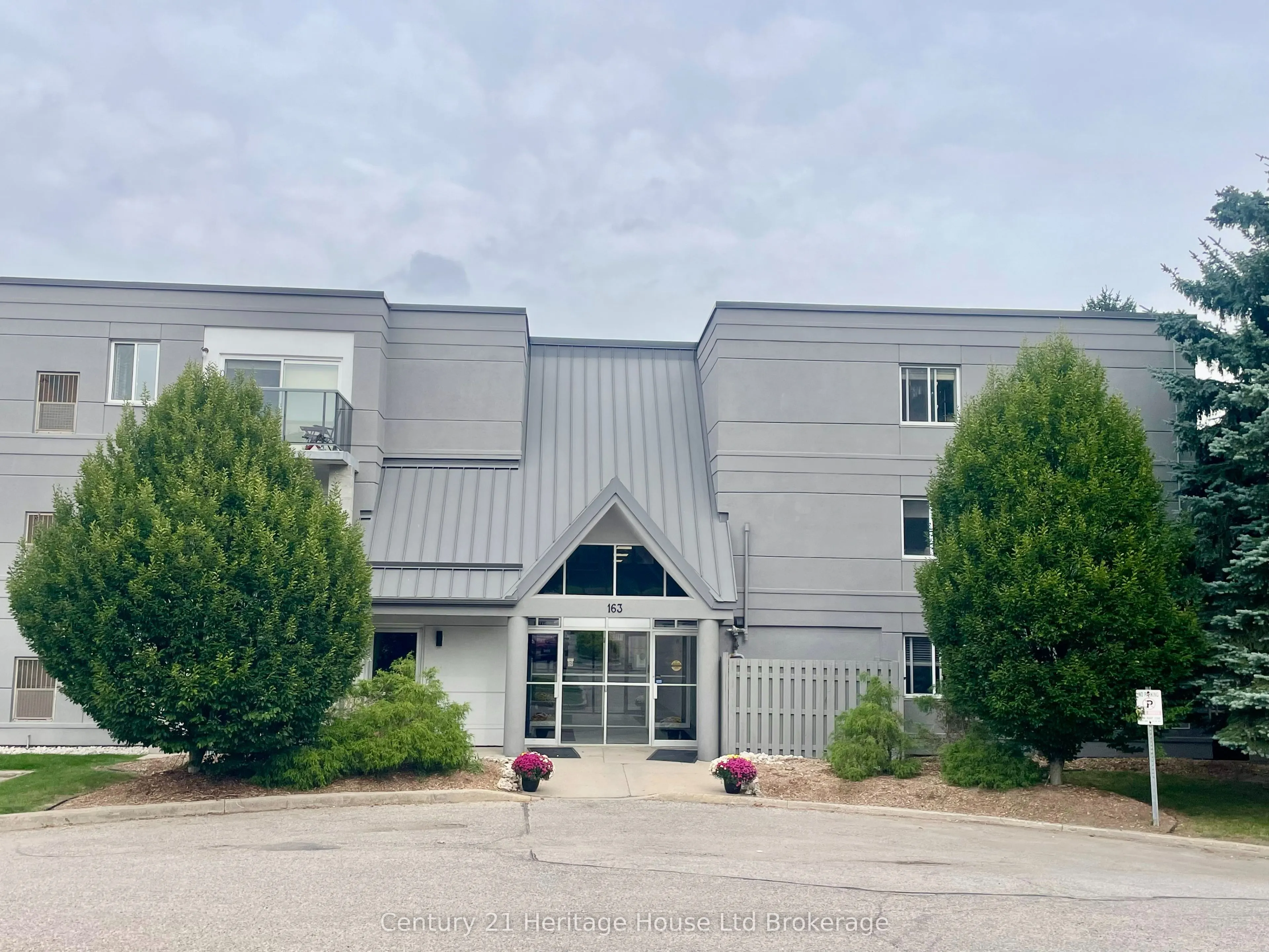163 Ferguson Avenue #202