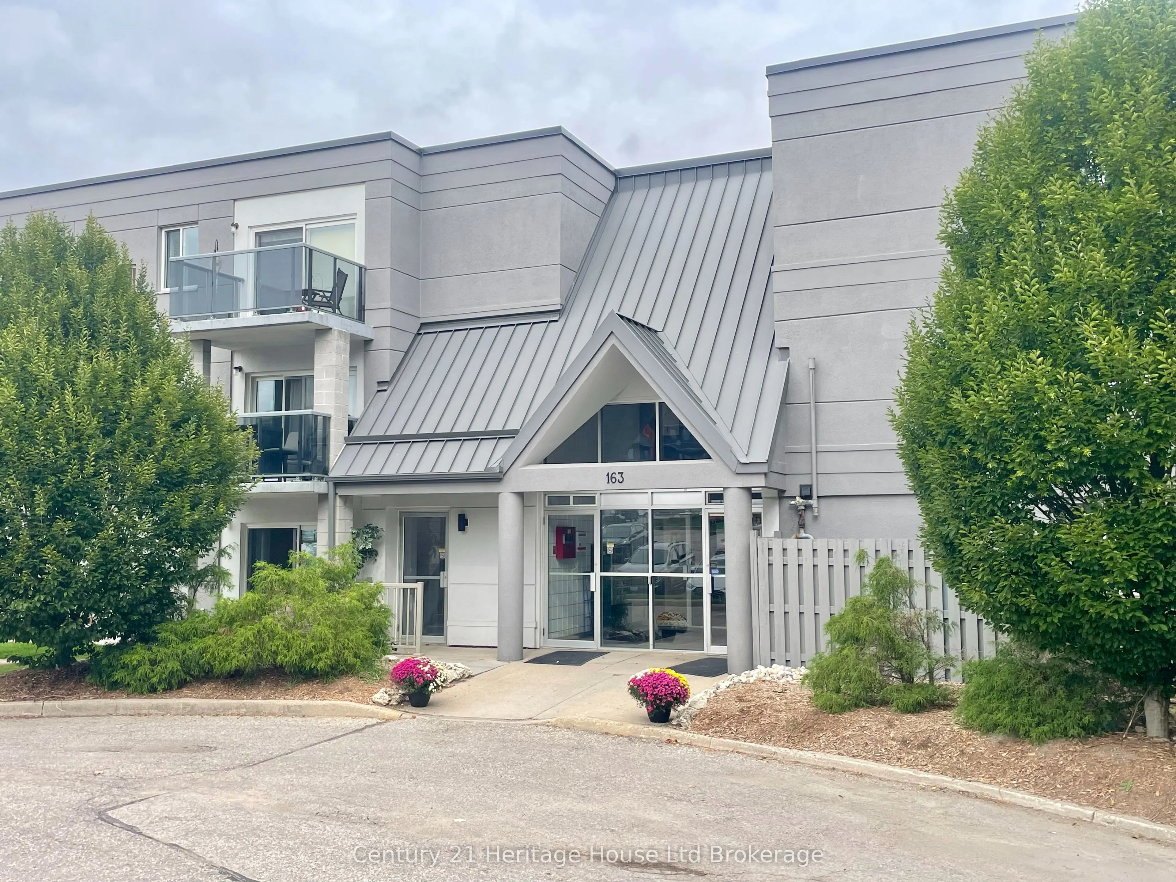163 Ferguson Avenue #202
