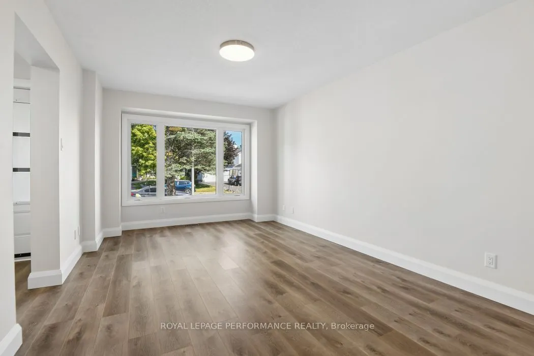 602 Brome Crescent