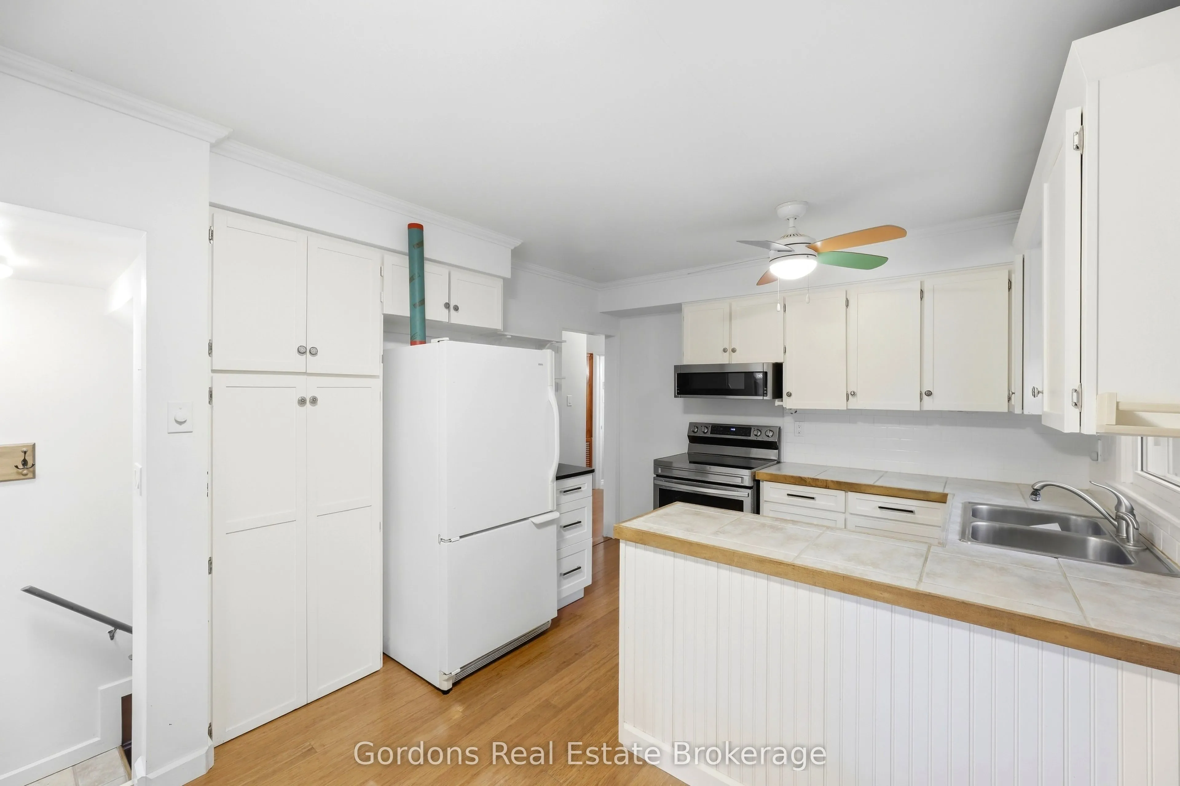 369 Hyde Park Road