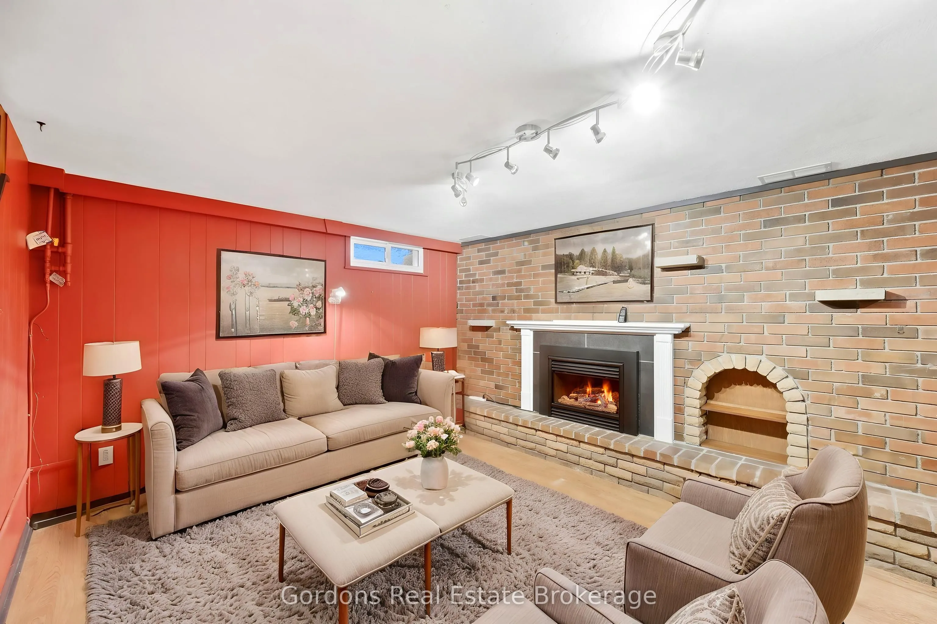 369 Hyde Park Road