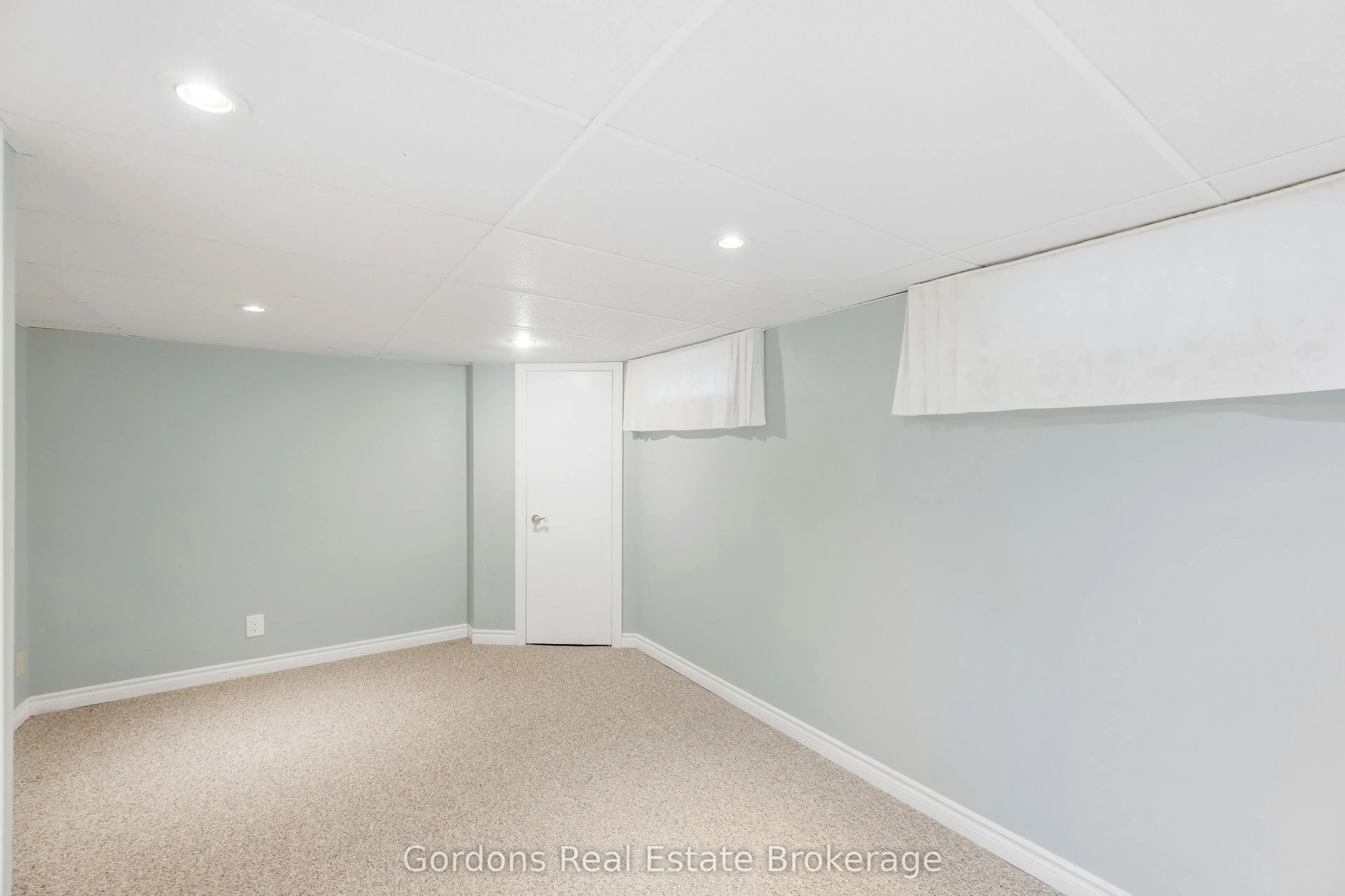 369 Hyde Park Road