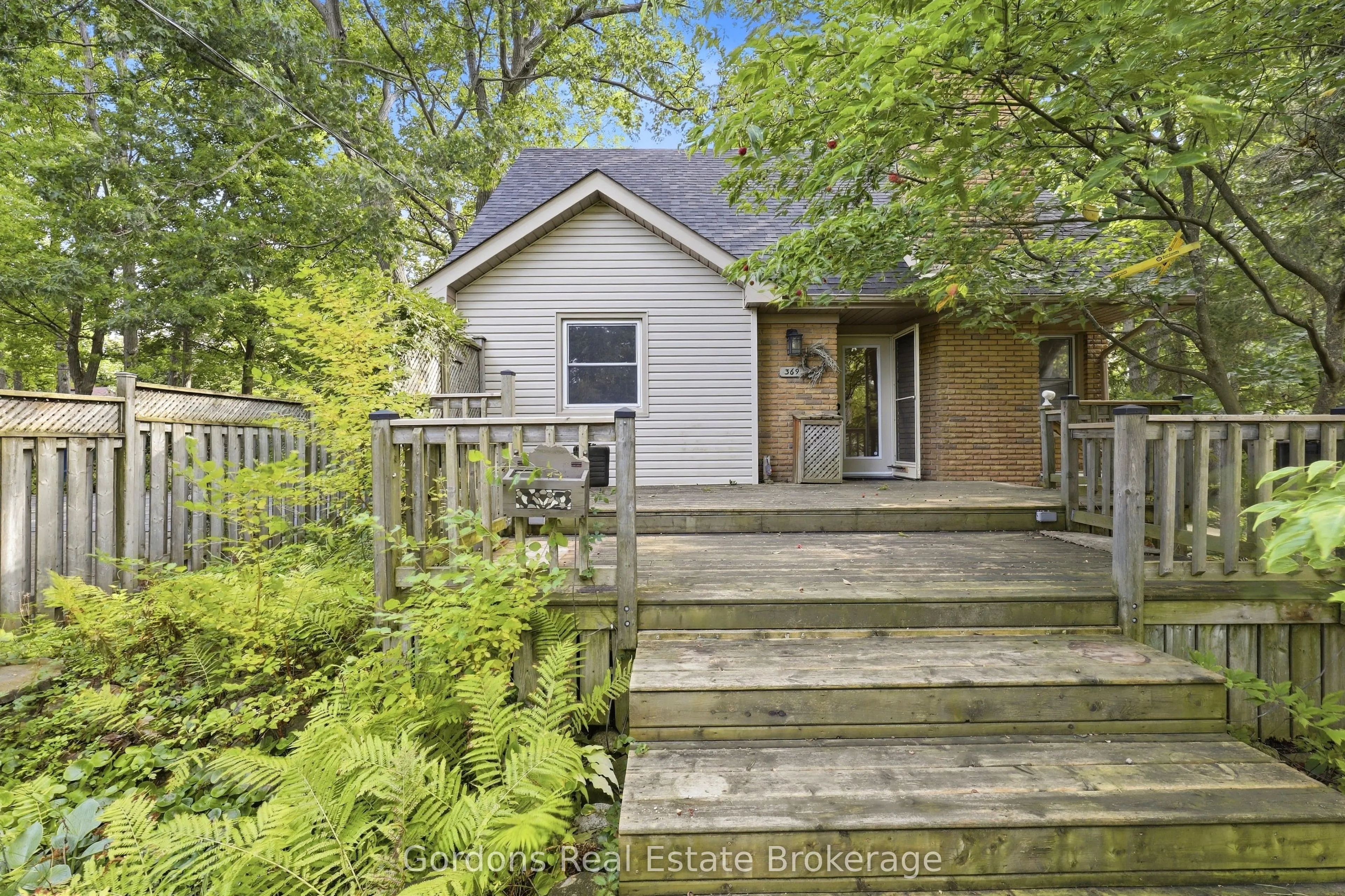 369 Hyde Park Road