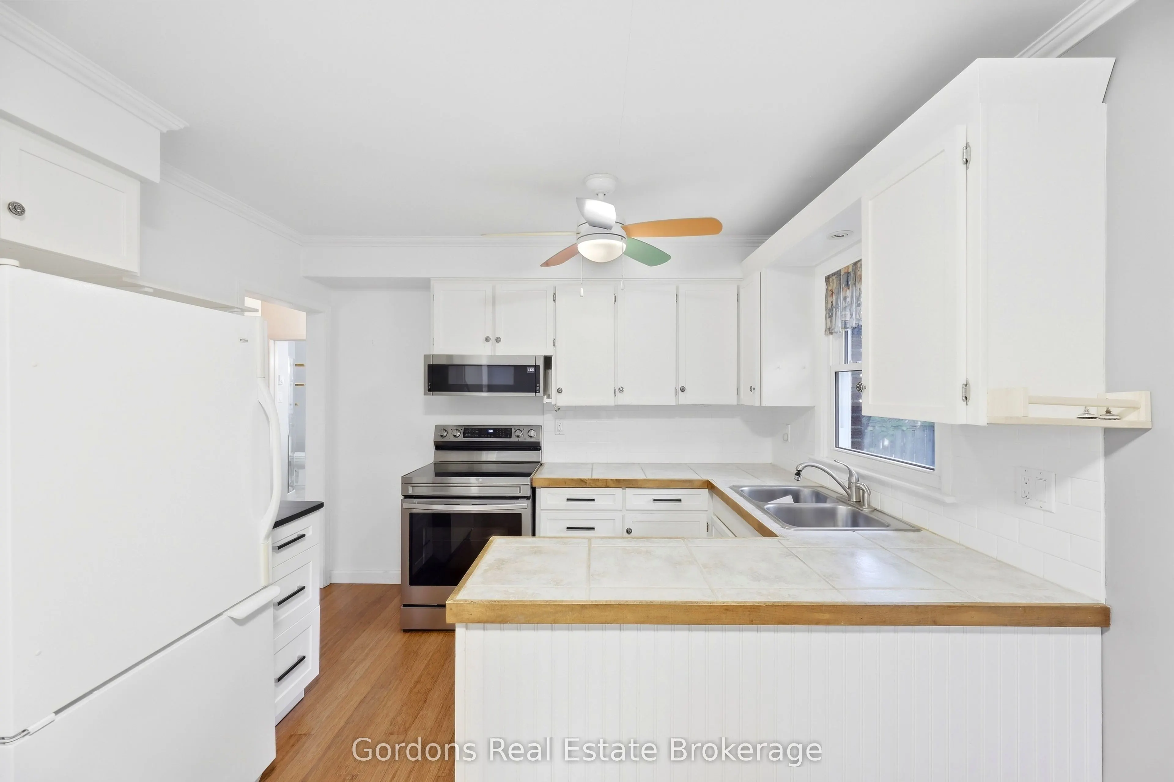 369 Hyde Park Road