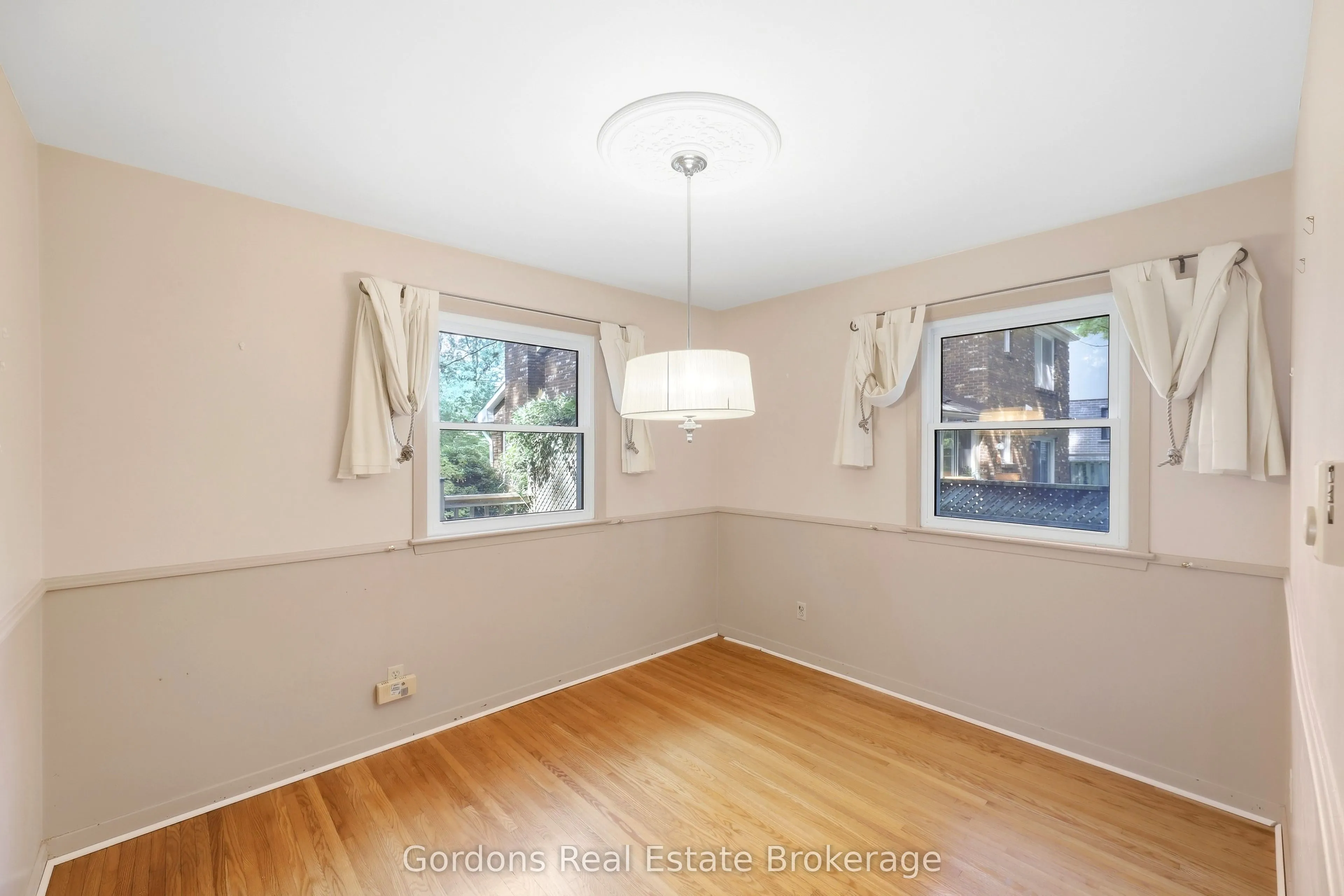 369 Hyde Park Road