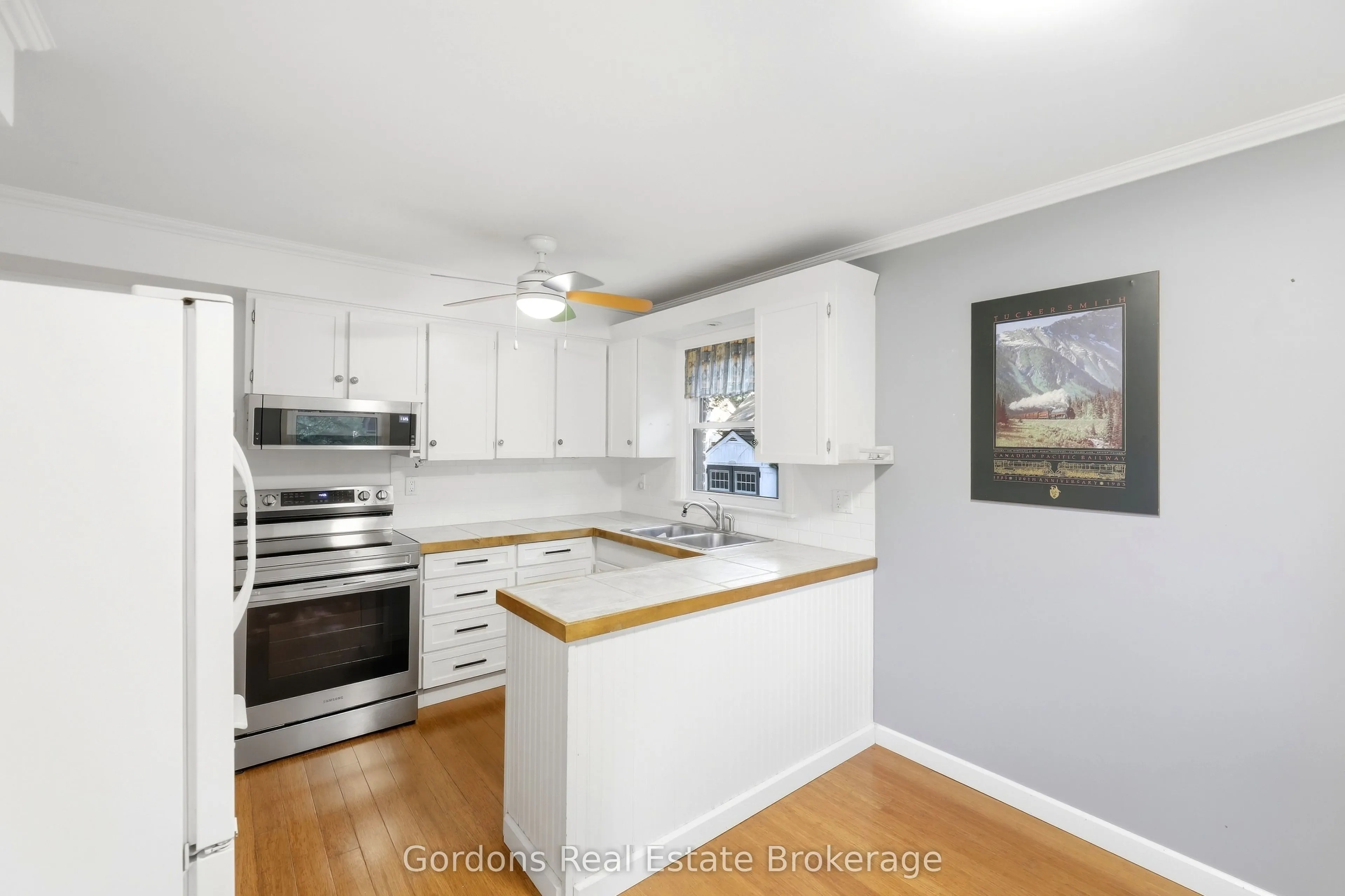 369 Hyde Park Road
