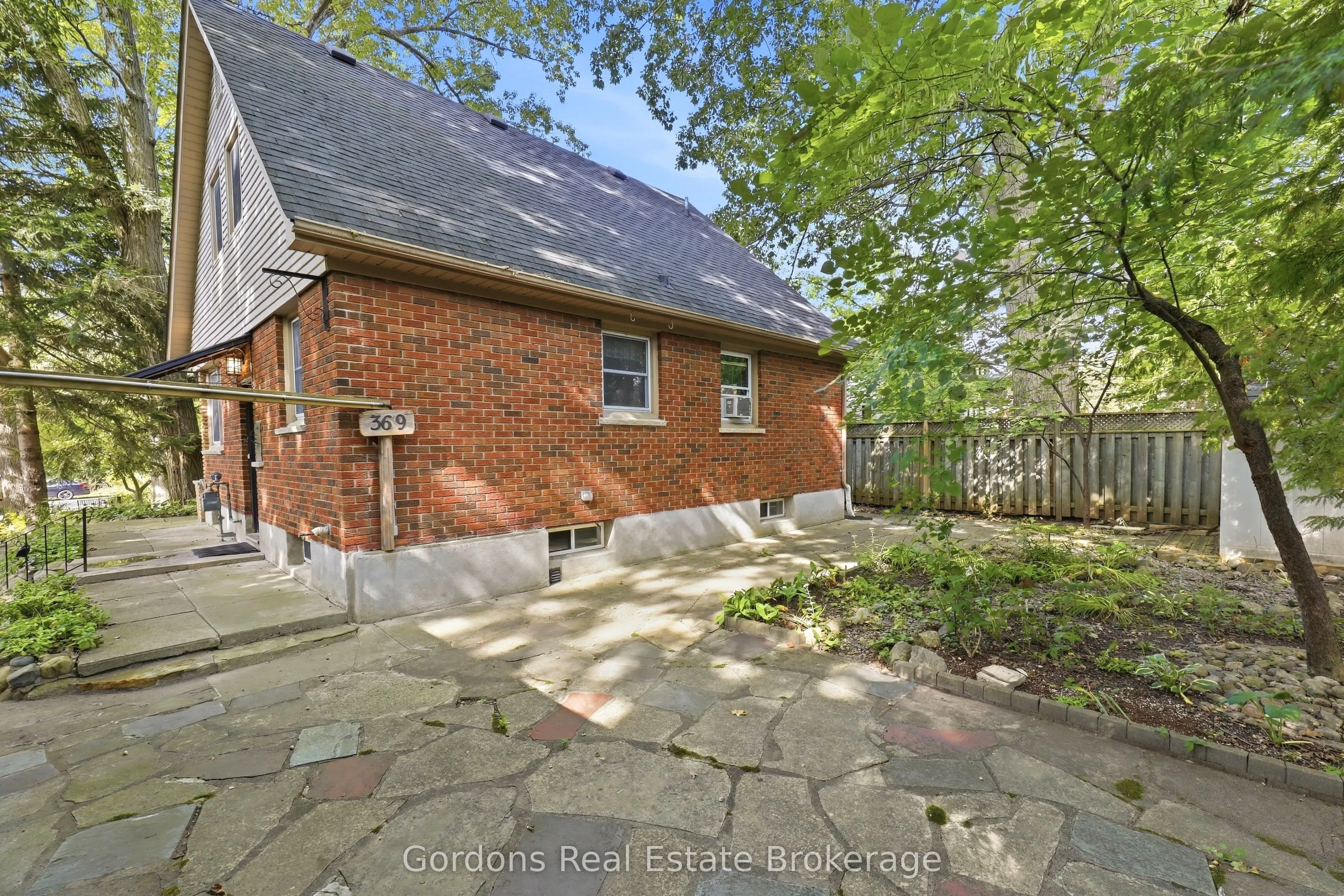 369 Hyde Park Road