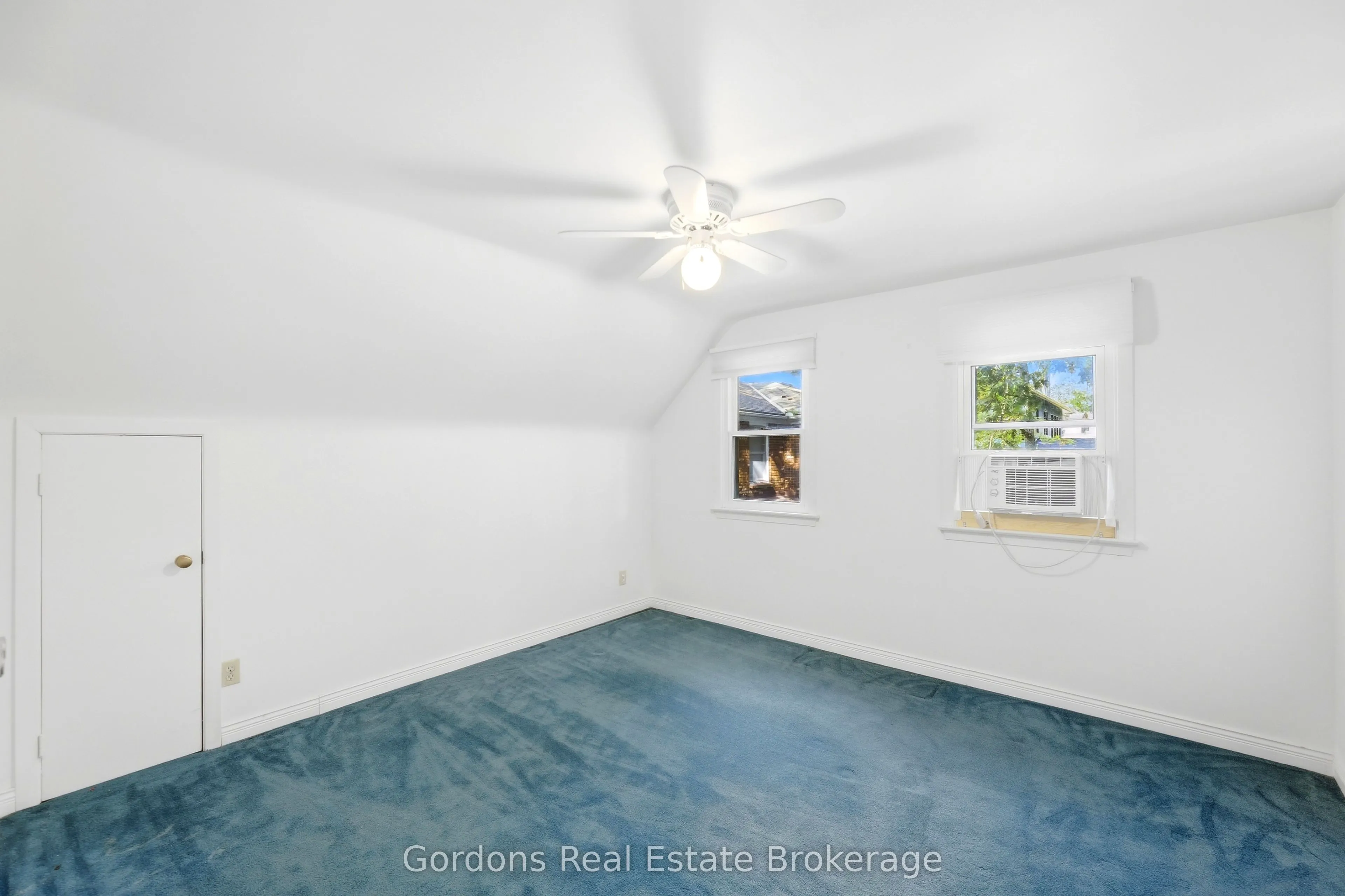 369 Hyde Park Road